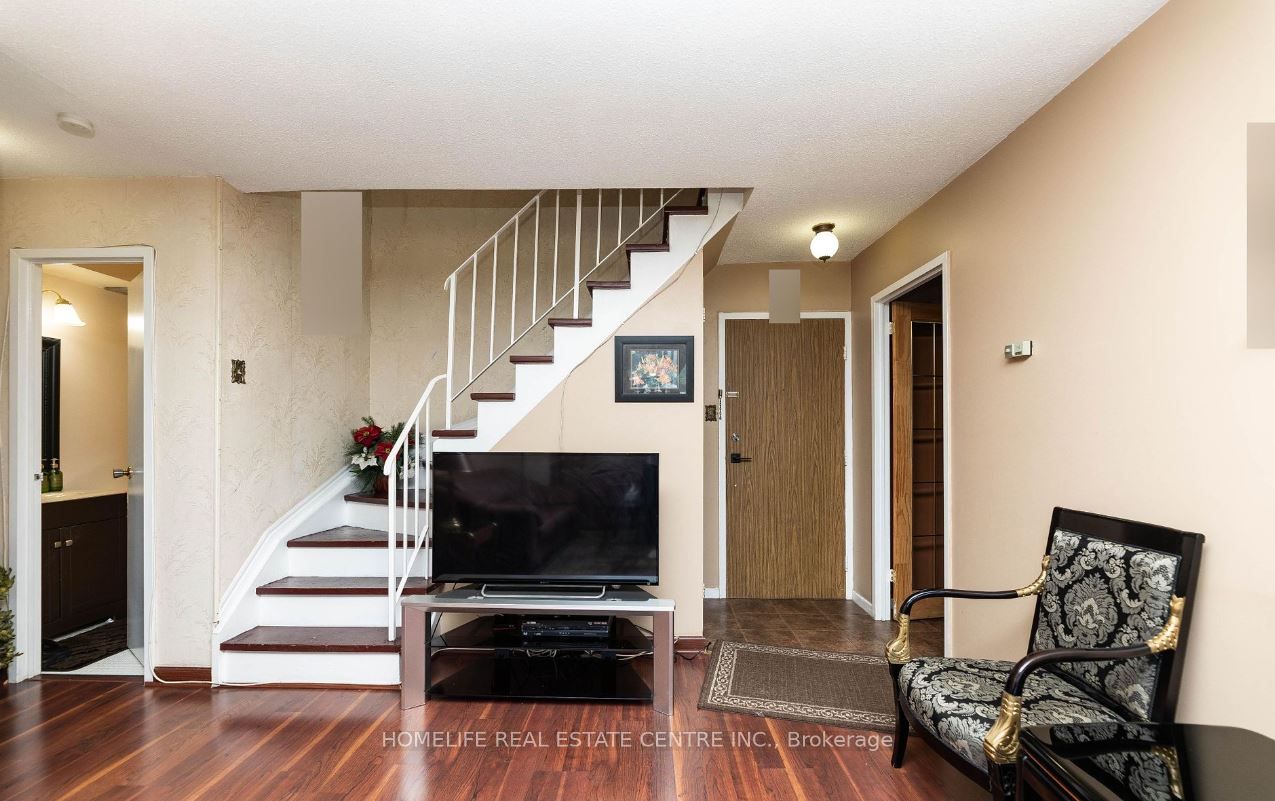 2095 Roche Court, #275