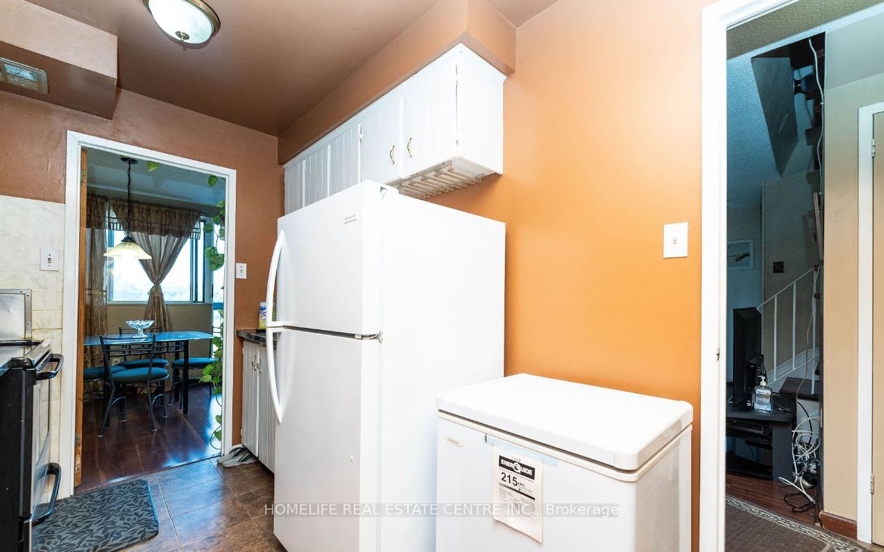 2095 Roche Court, #275