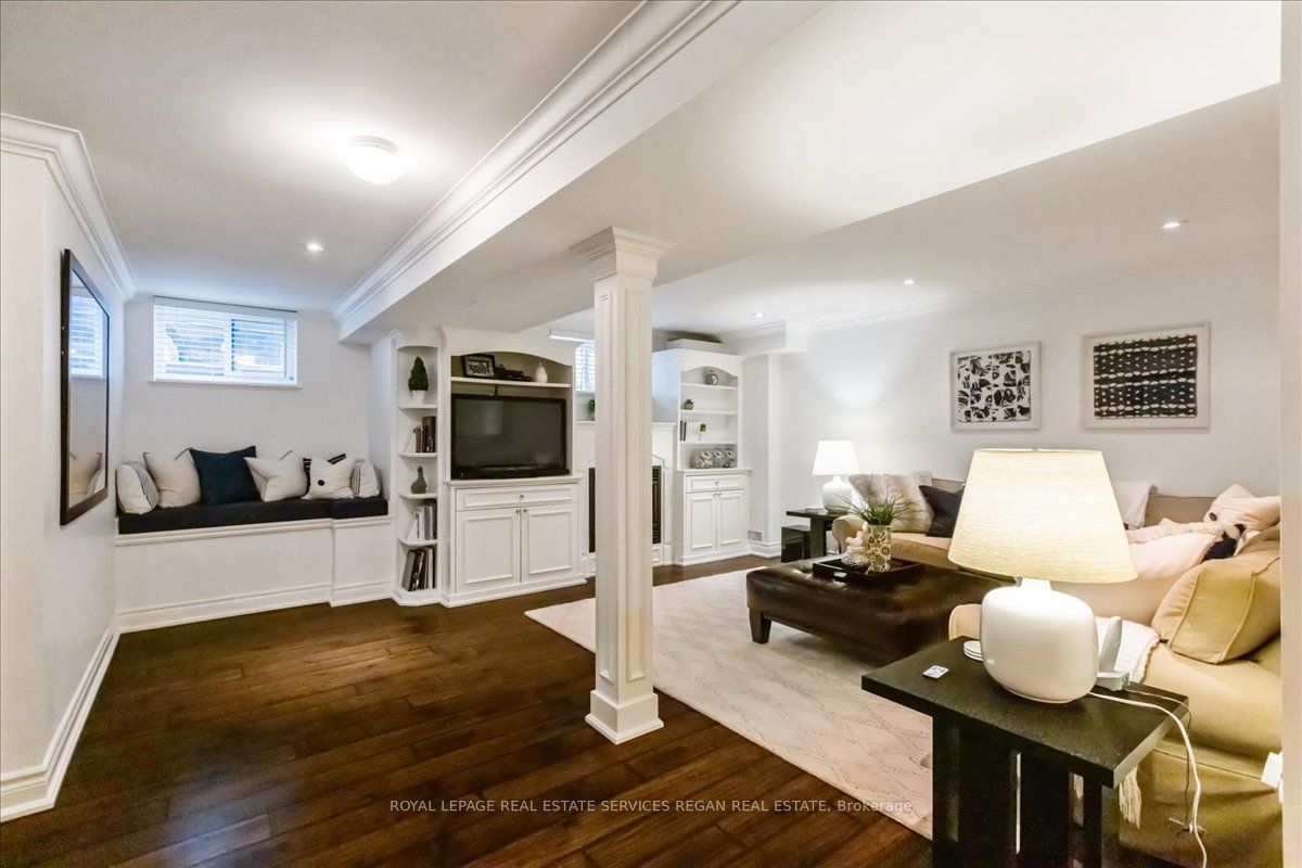 323 Maple Ave