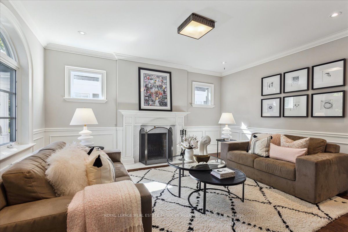 323 Maple Ave
