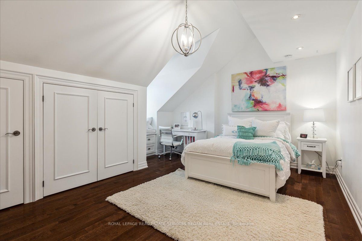 323 Maple Ave