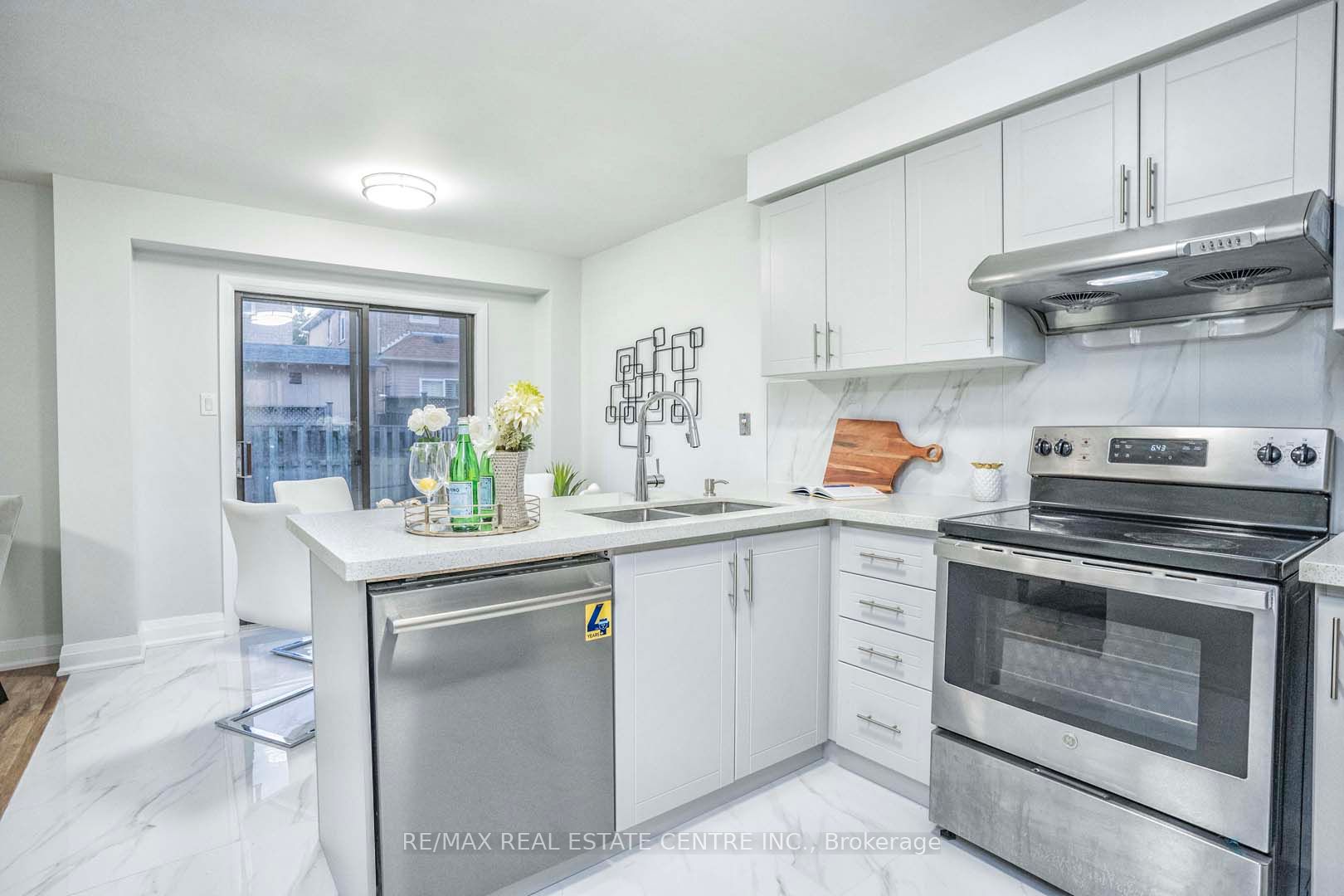 24 Richwood Cres