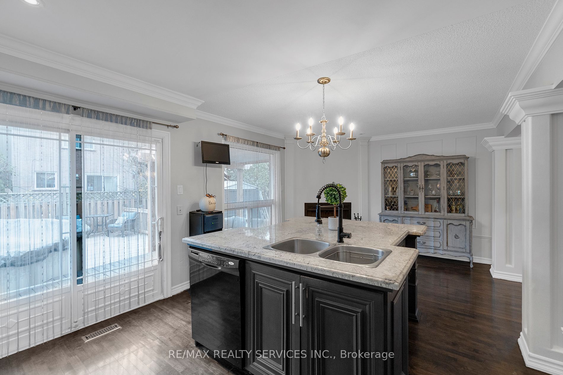 12 Crandall Crt