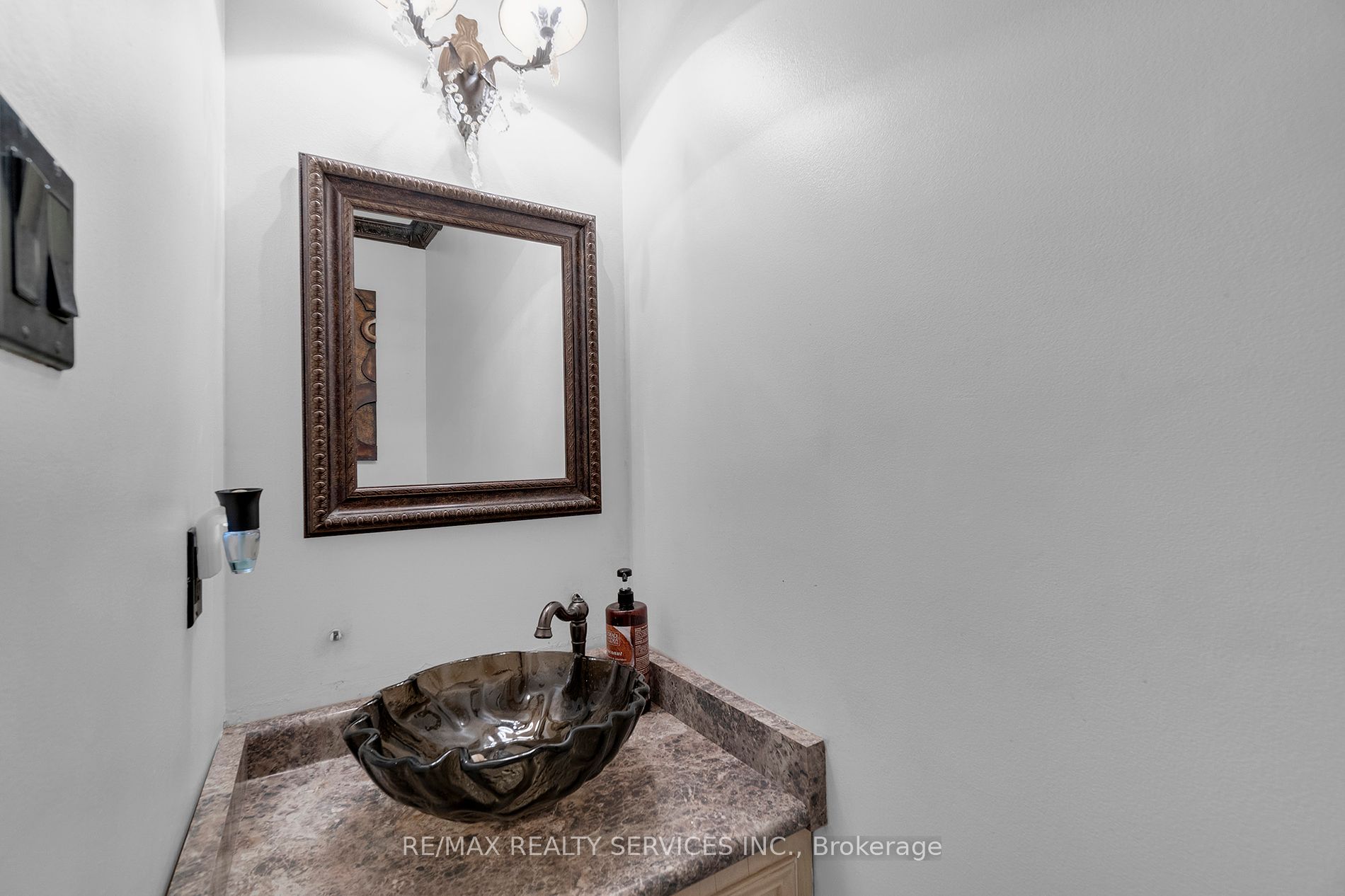 12 Crandall Crt