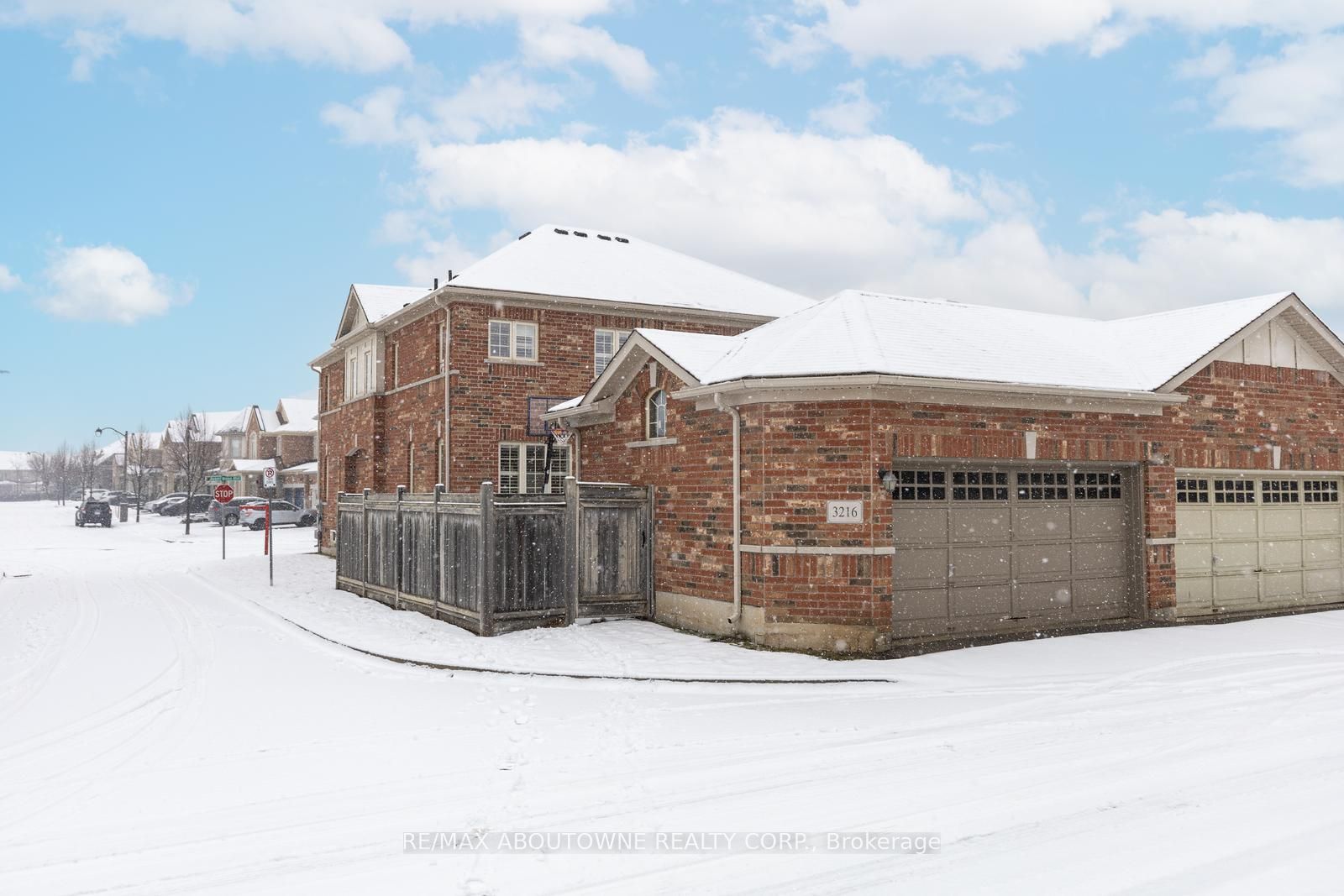 3216 Robert Brown Boulevard
