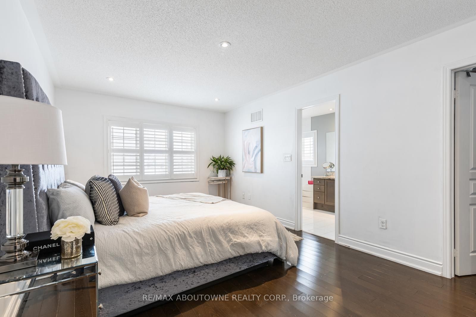 3216 Robert Brown Boulevard