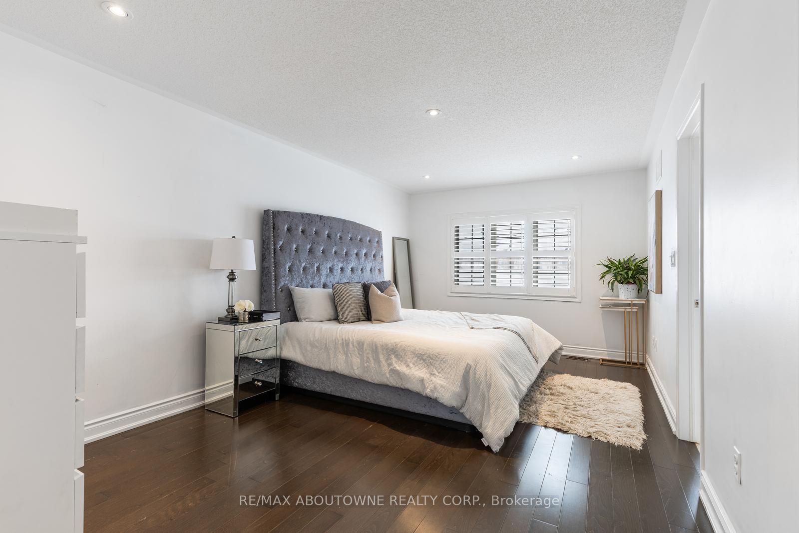 3216 Robert Brown Boulevard