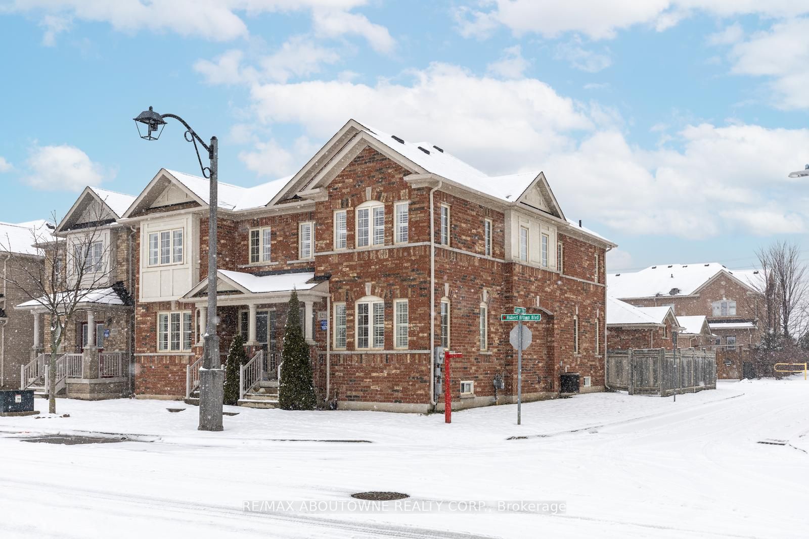 3216 Robert Brown Boulevard