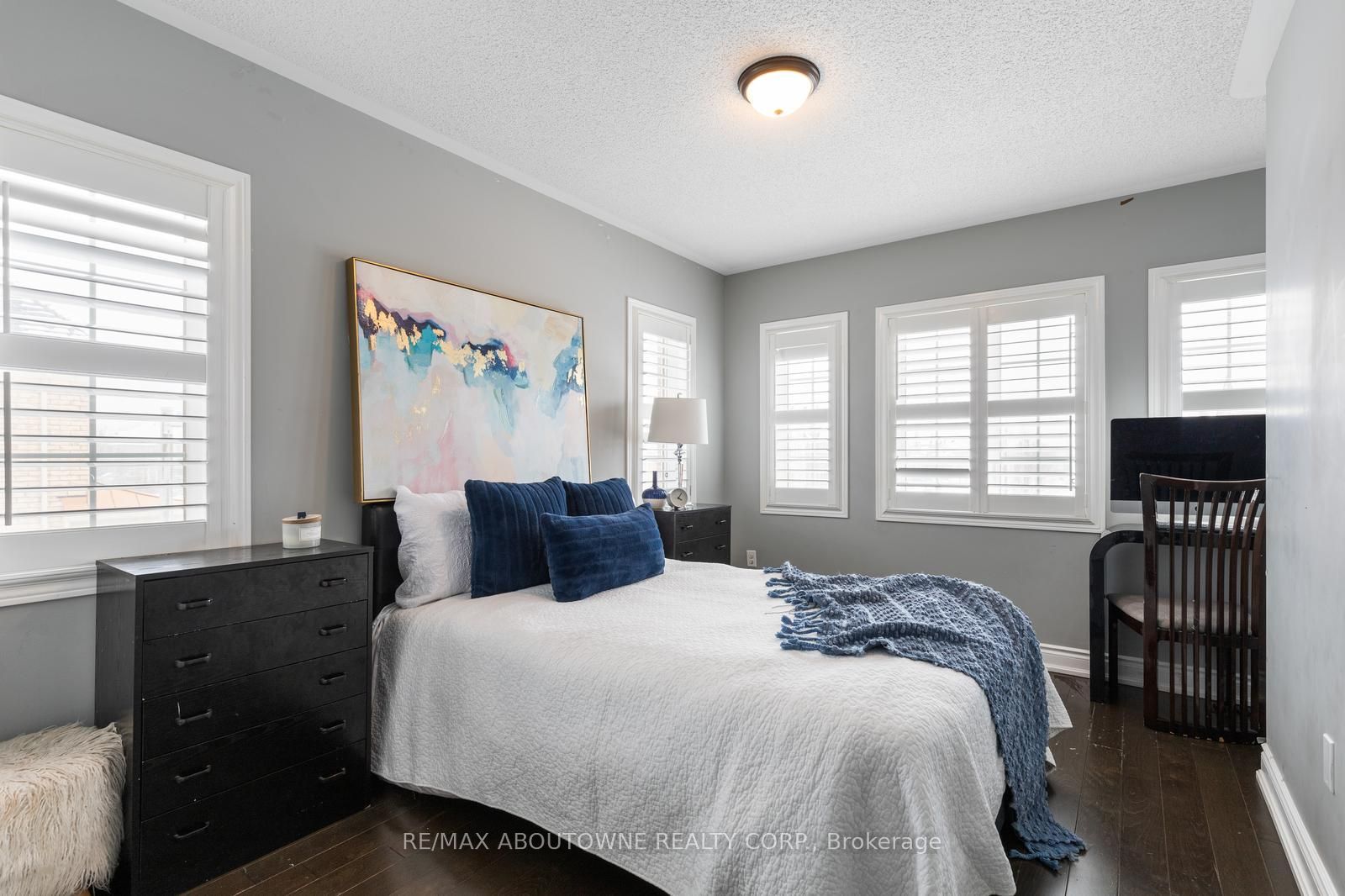 3216 Robert Brown Boulevard