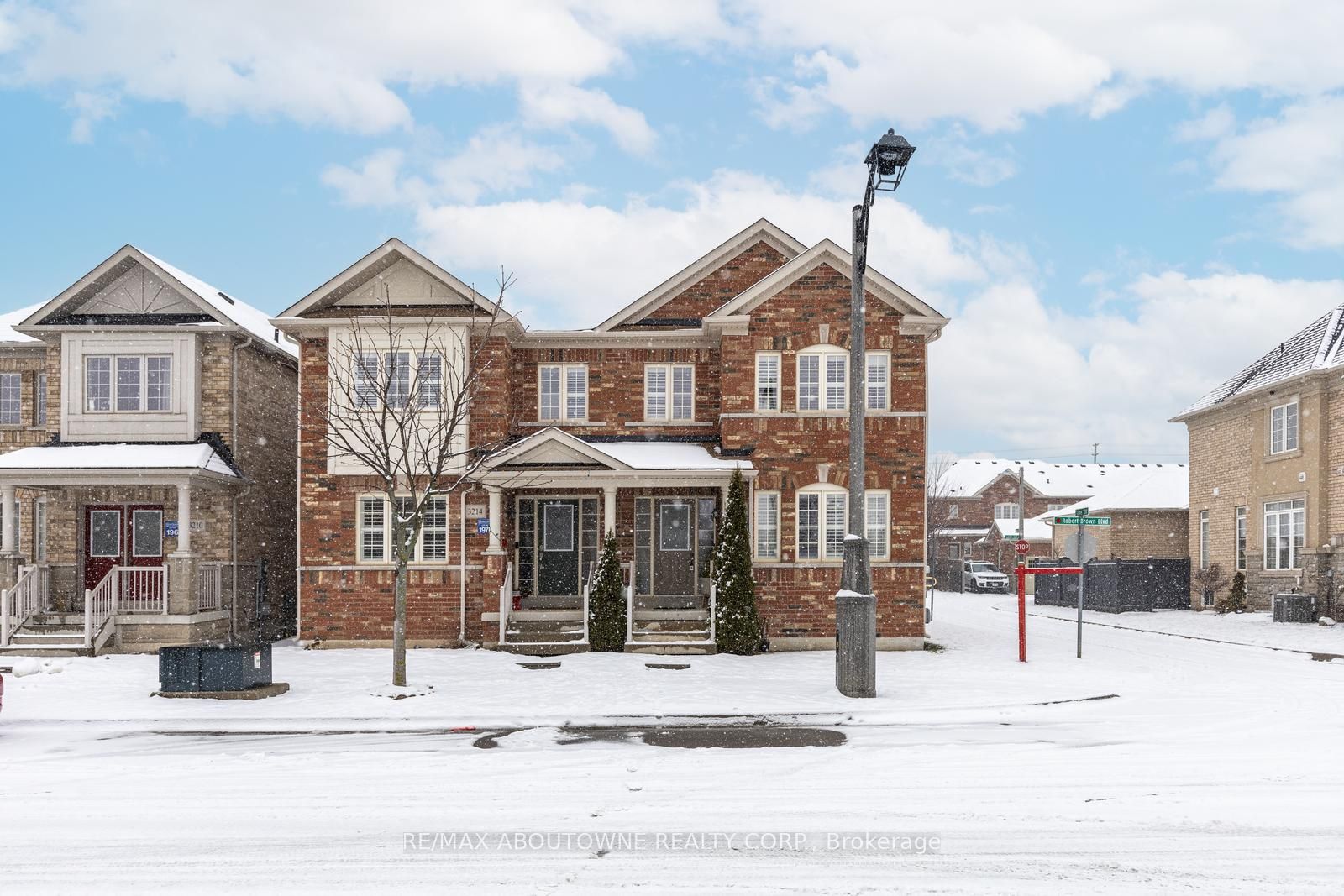 3216 Robert Brown Boulevard