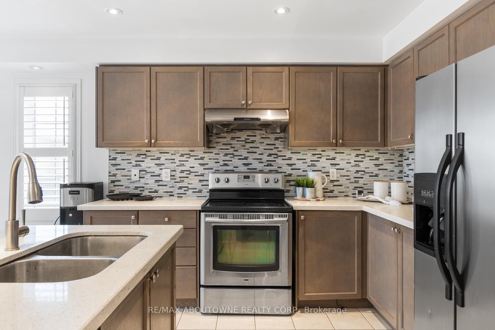 3216 Robert Brown Boulevard