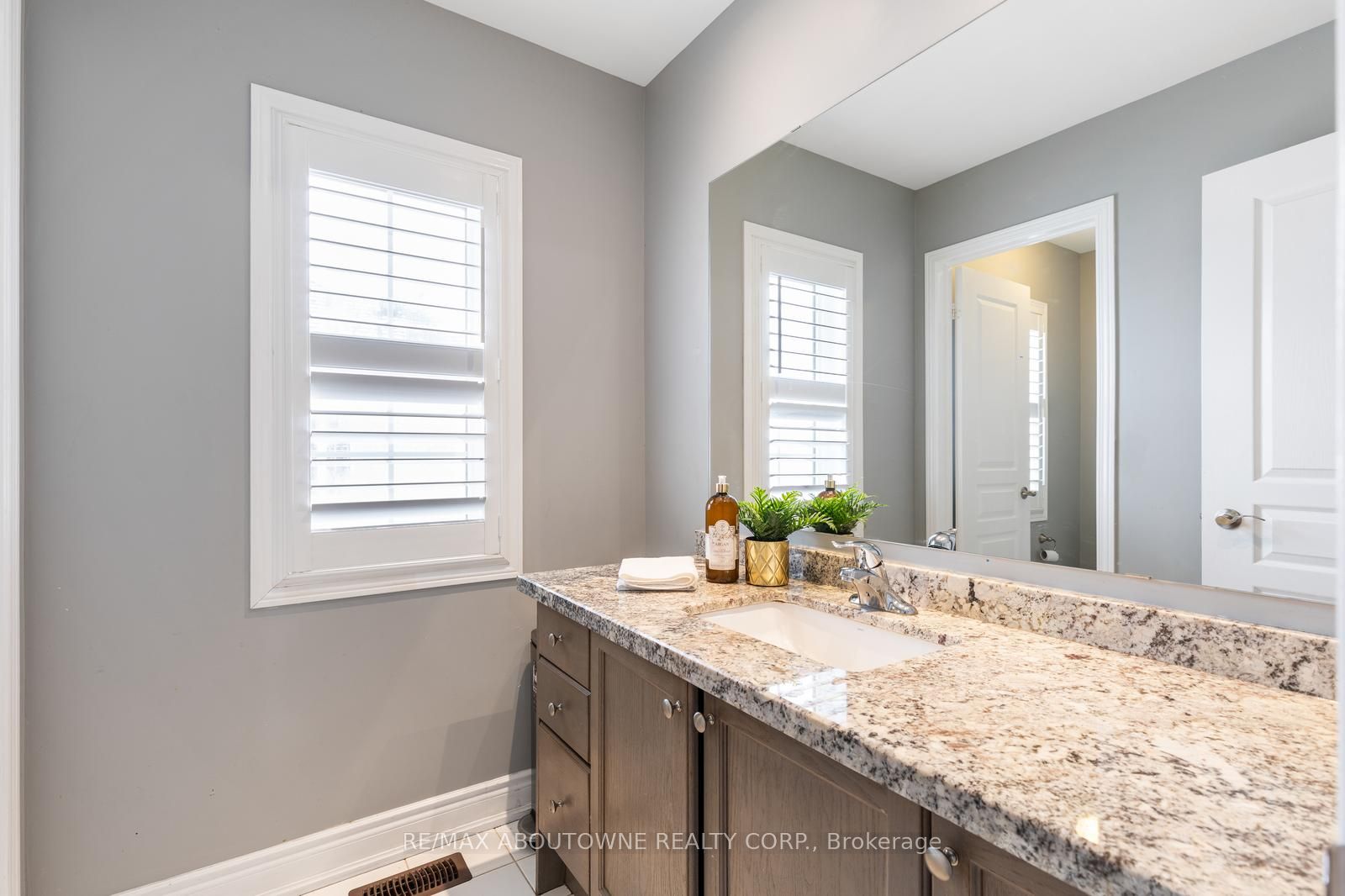 3216 Robert Brown Boulevard