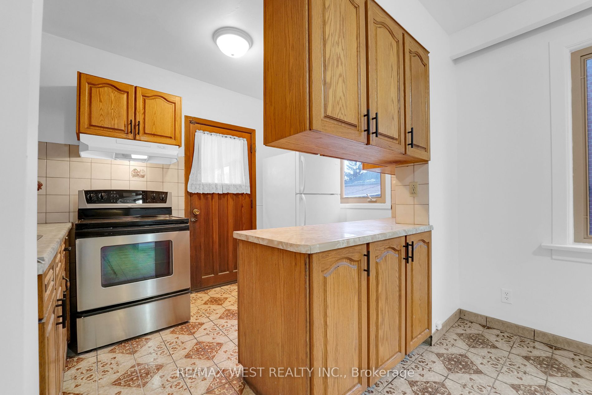 151 Ascot Avenue, #Main