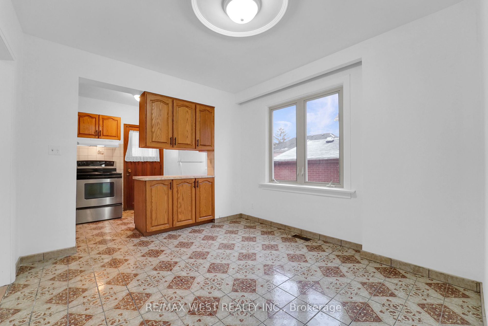 151 Ascot Avenue, #Main