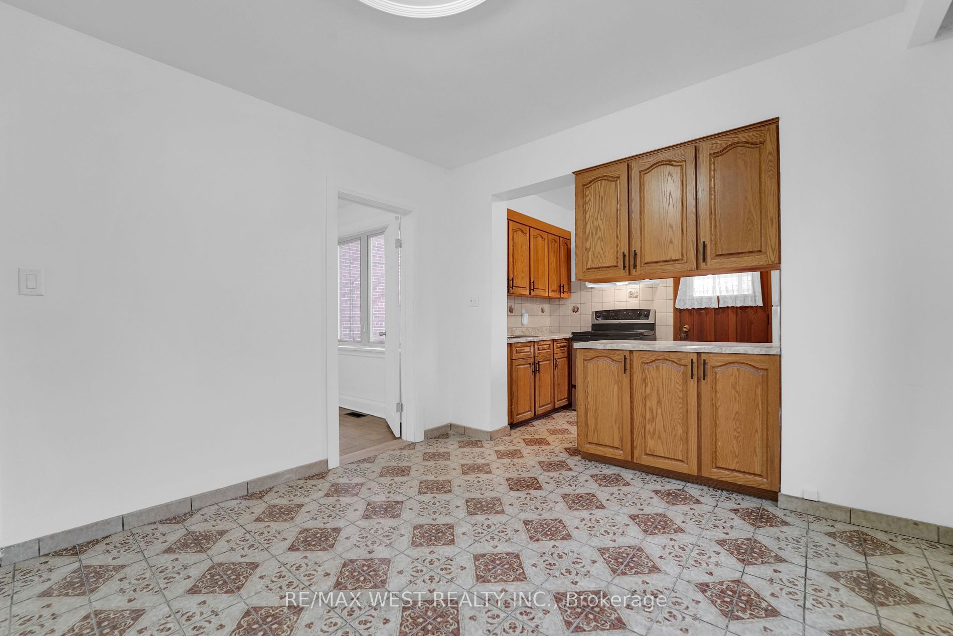 151 Ascot Avenue, #Main