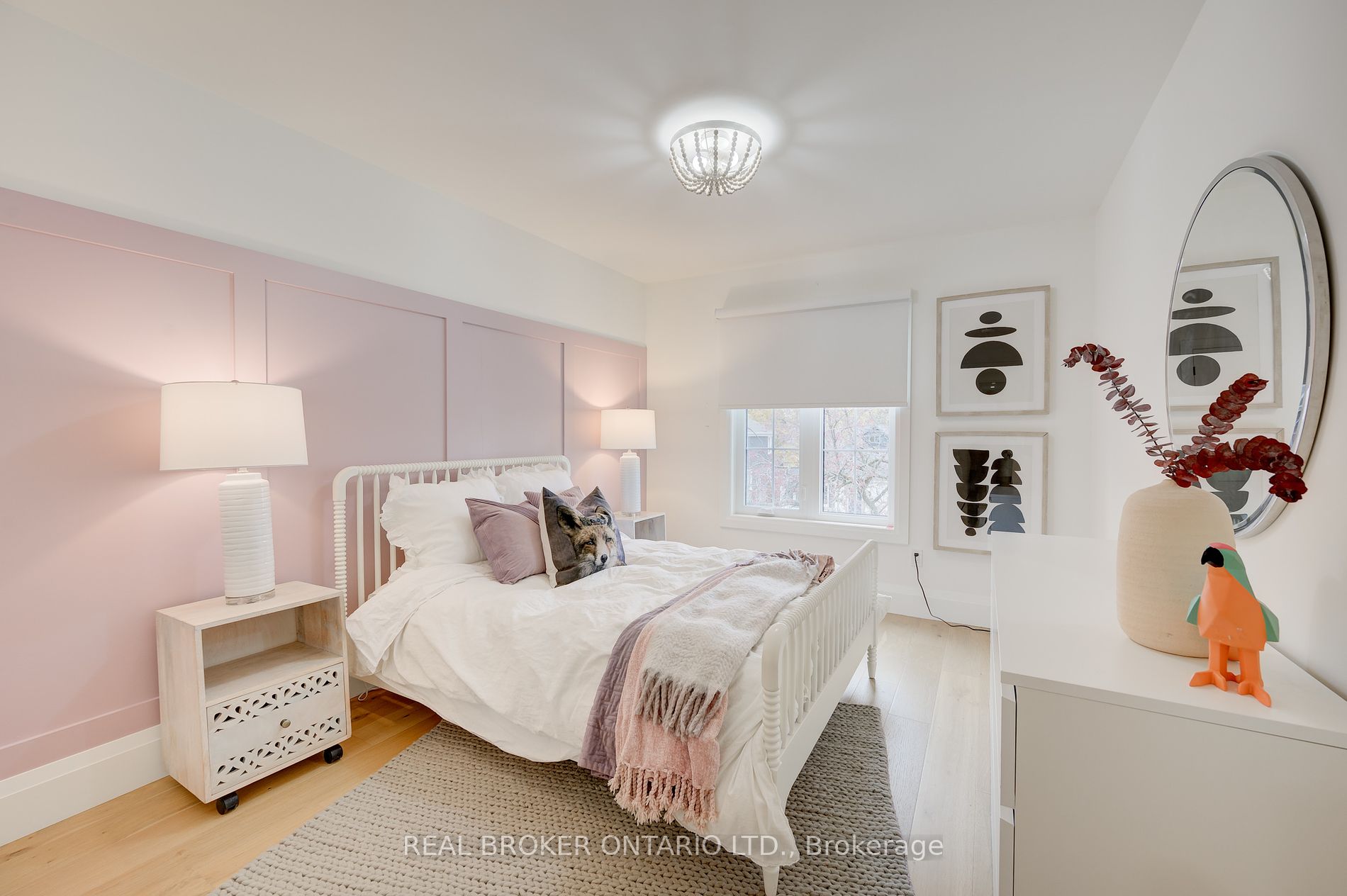 488 Holtby Ave