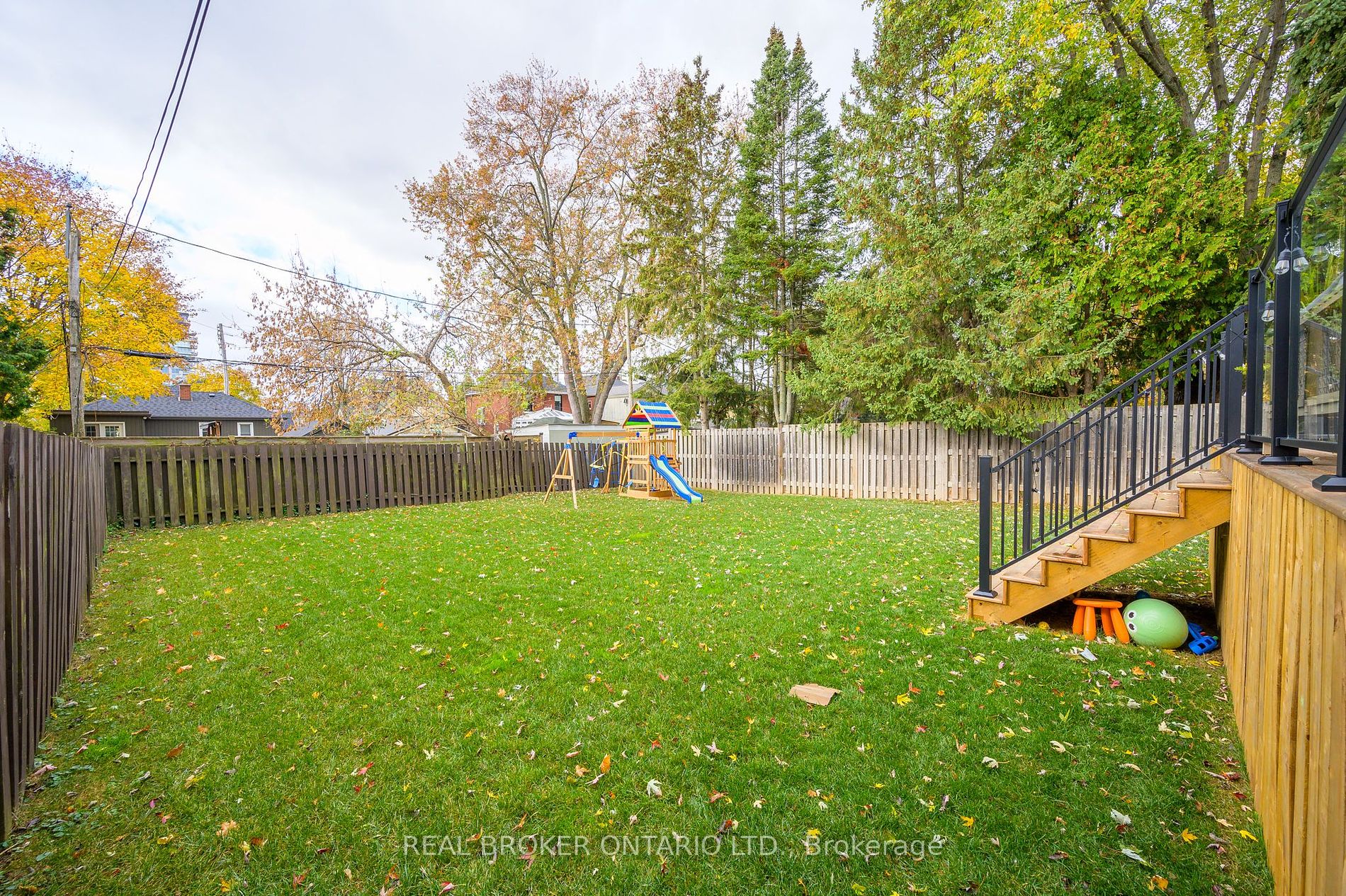 488 Holtby Ave