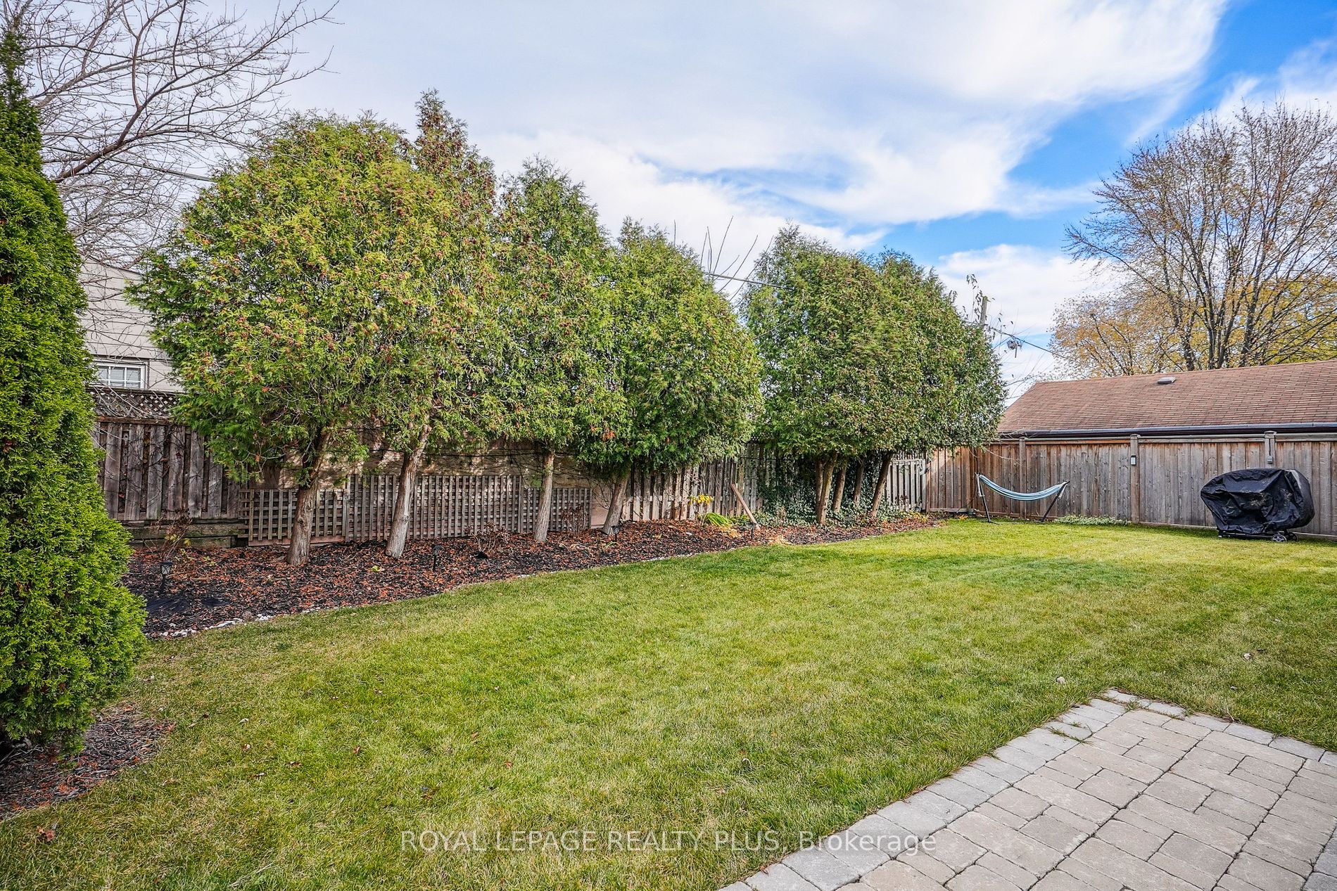 325 Ashbury Road