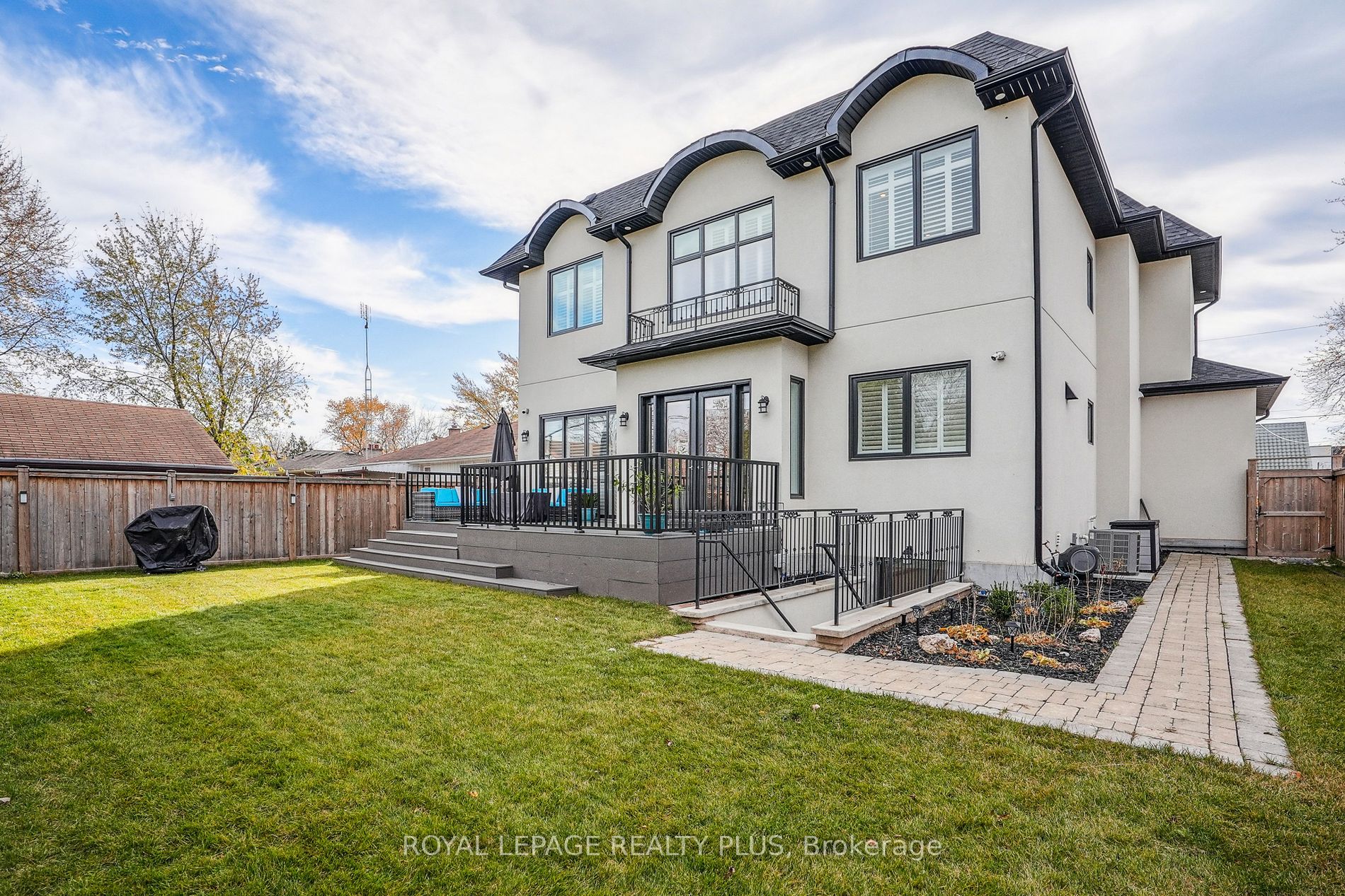 325 Ashbury Road