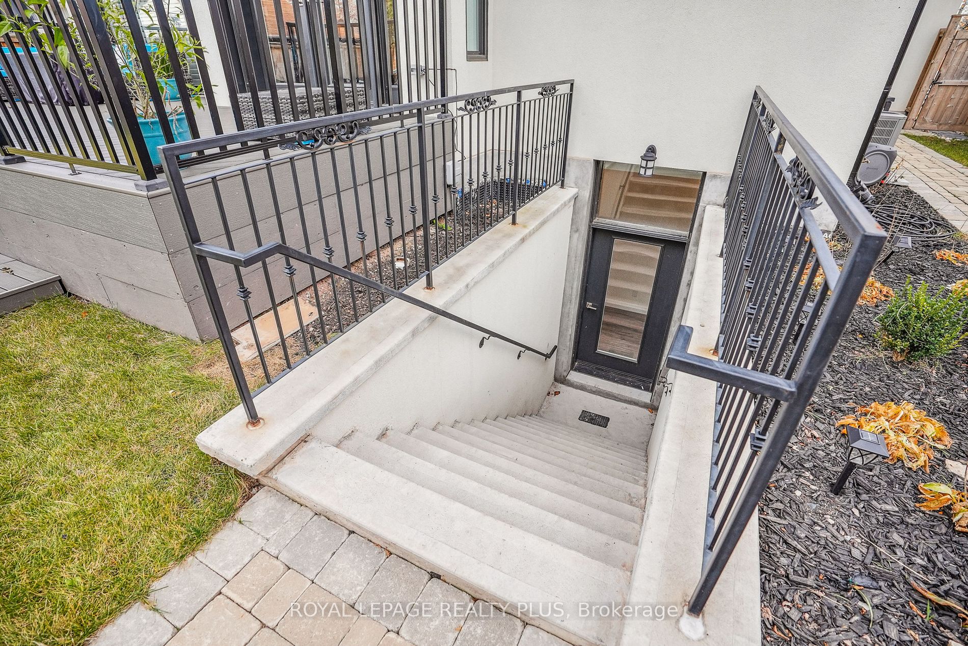 325 Ashbury Road