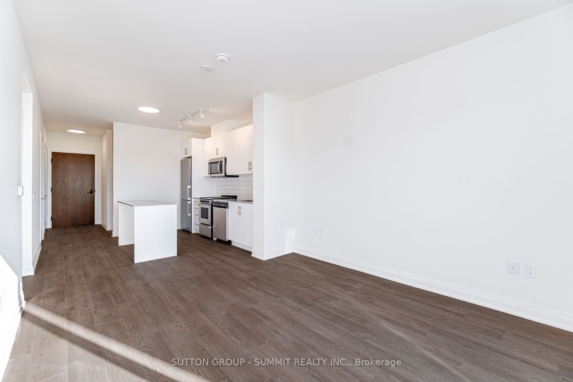 509 Dundas Street W #226