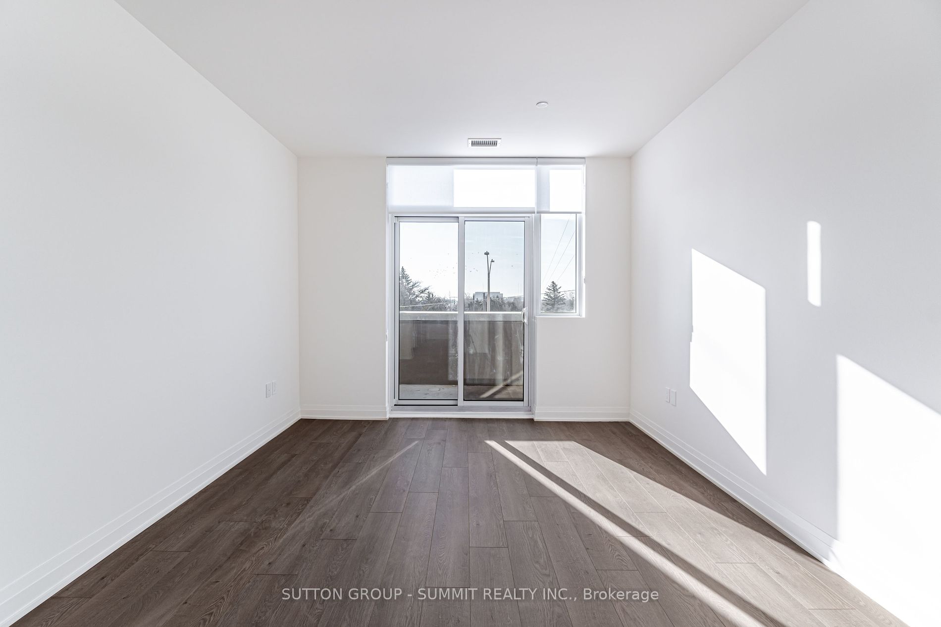 509 Dundas Street W #226