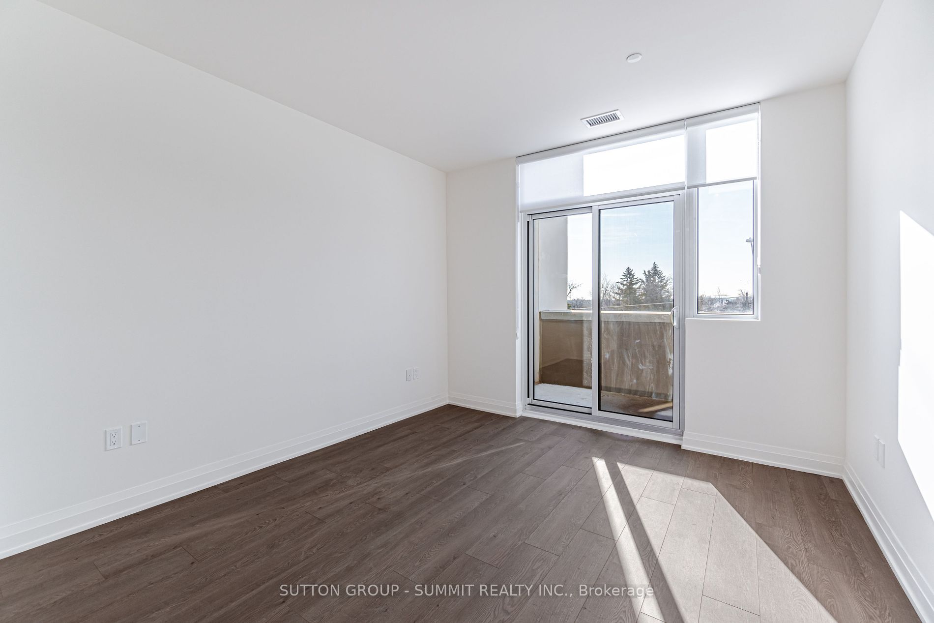 509 Dundas Street W #226