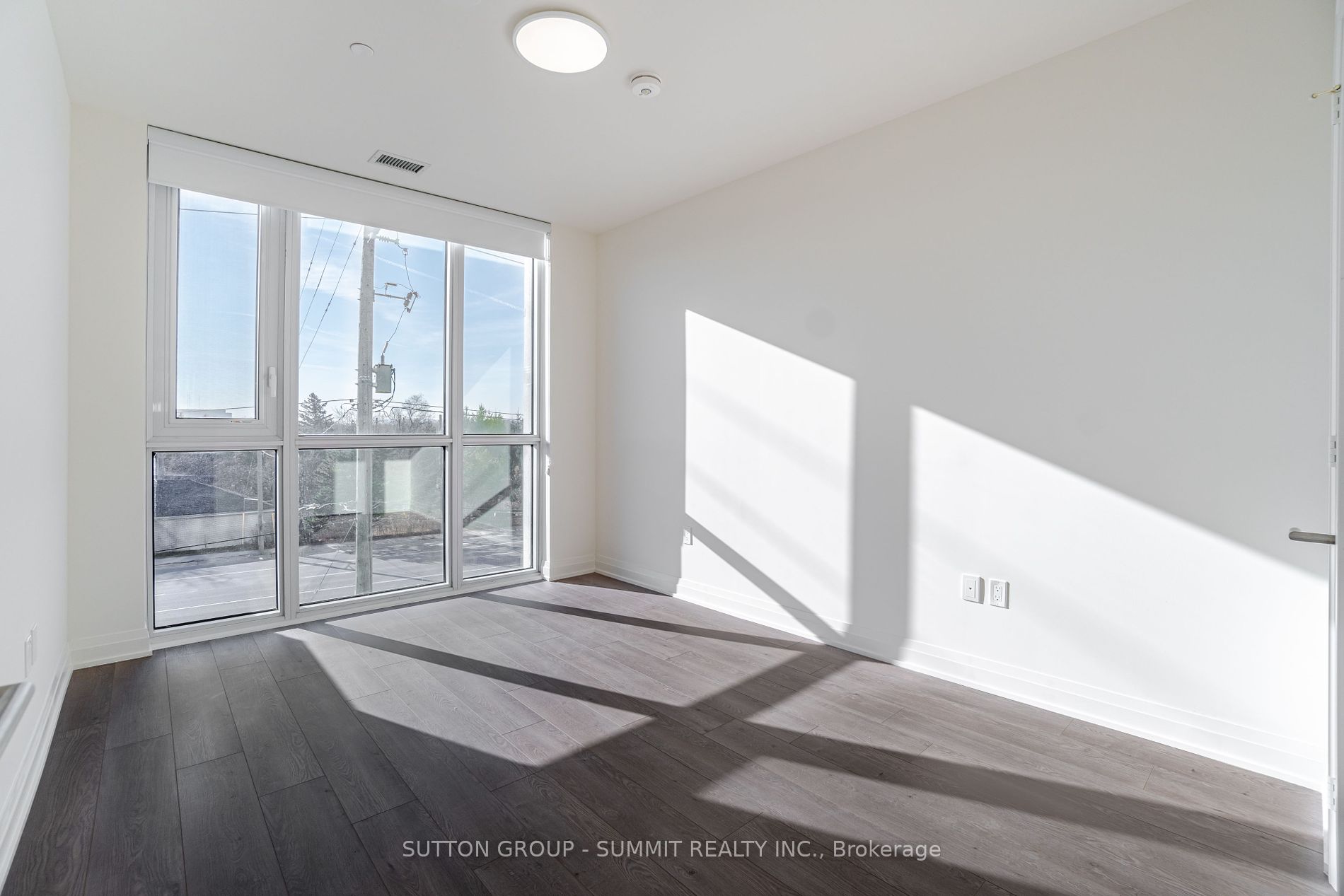 509 Dundas Street W #226