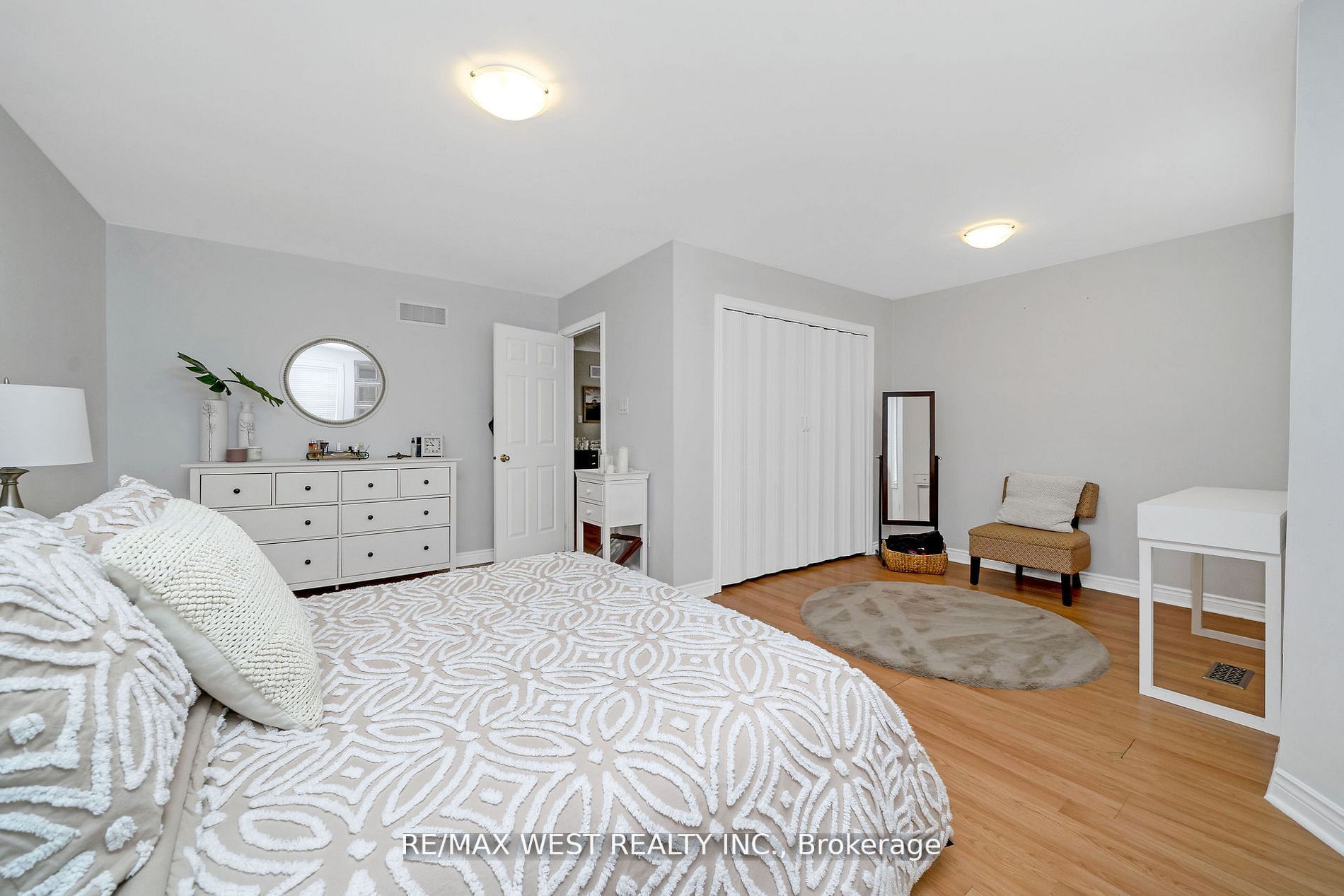 15 Wood Circle