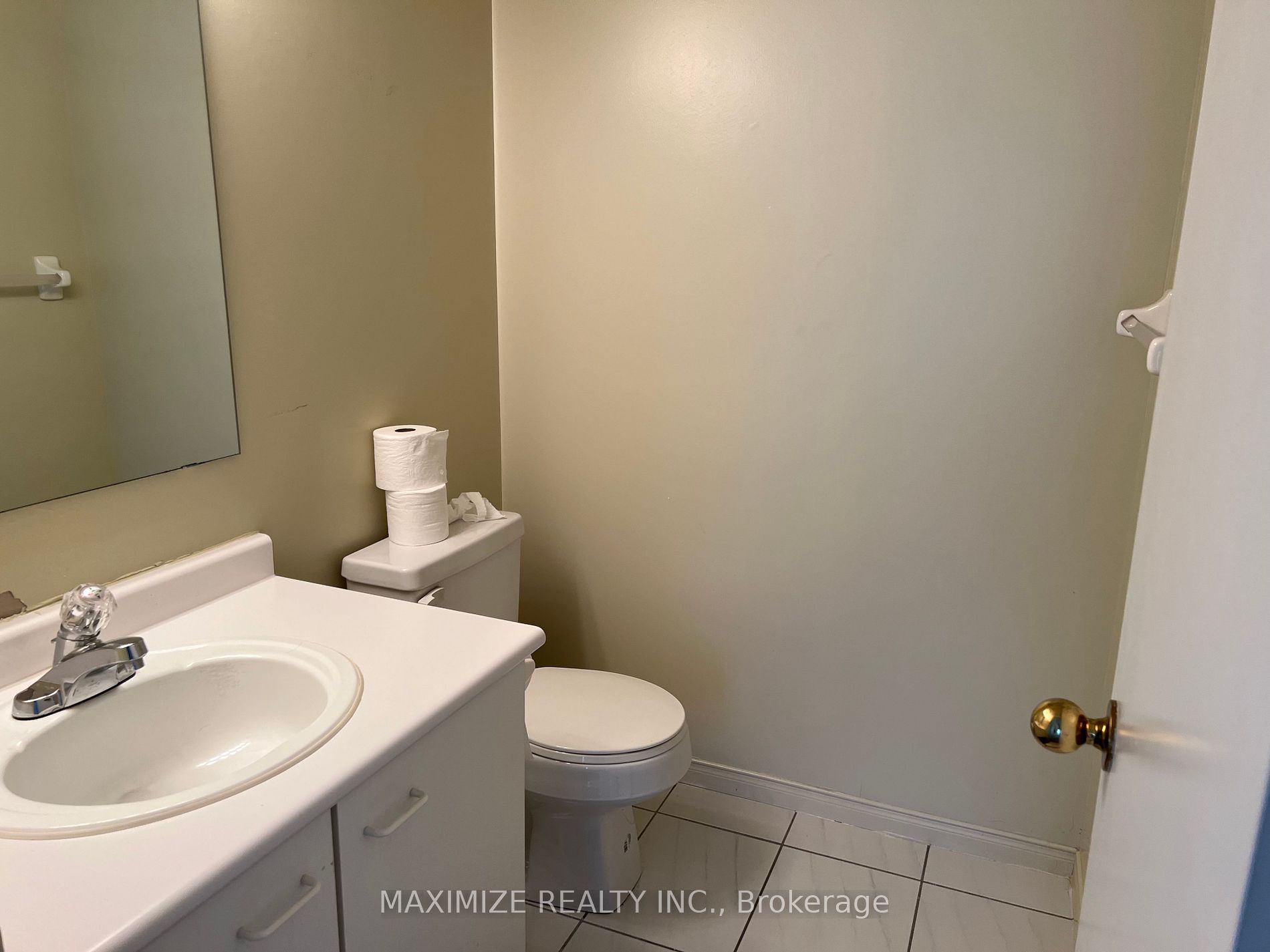 155 Hillcrest Avenue S #403