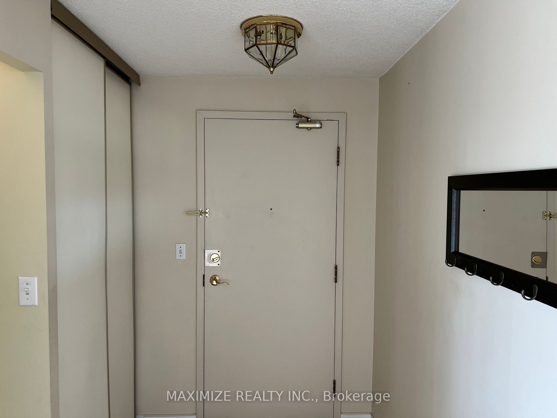 155 Hillcrest Avenue S #403