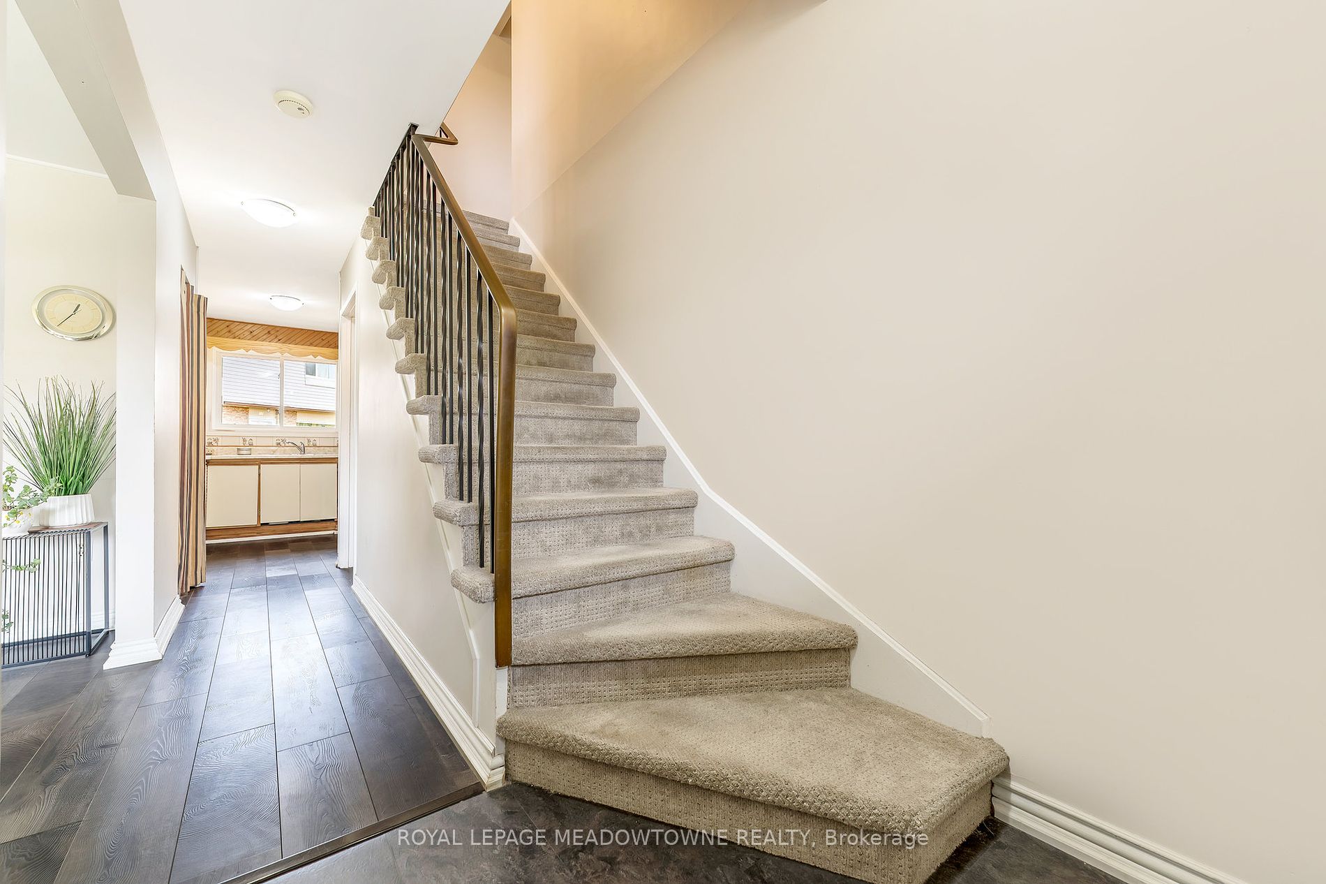 46 Mountainview Rd S, #32