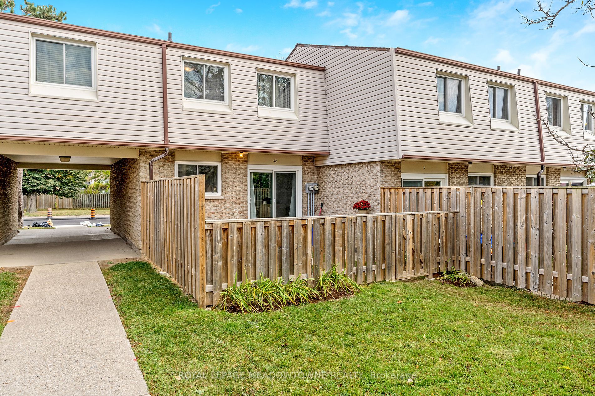 46 Mountainview Rd S, #32