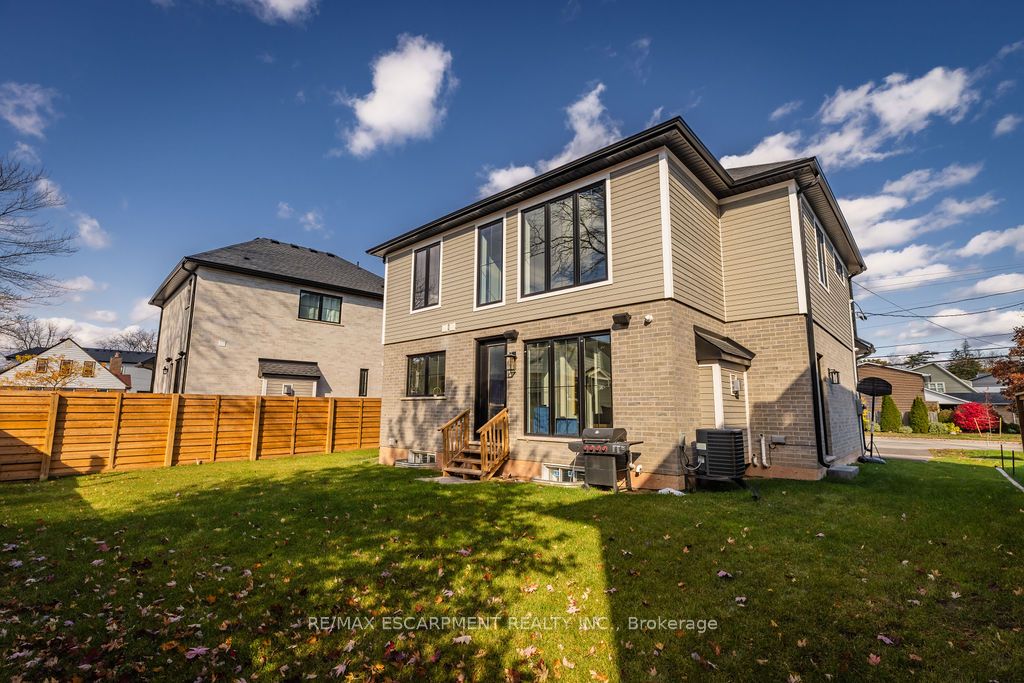 308 Appleby Line