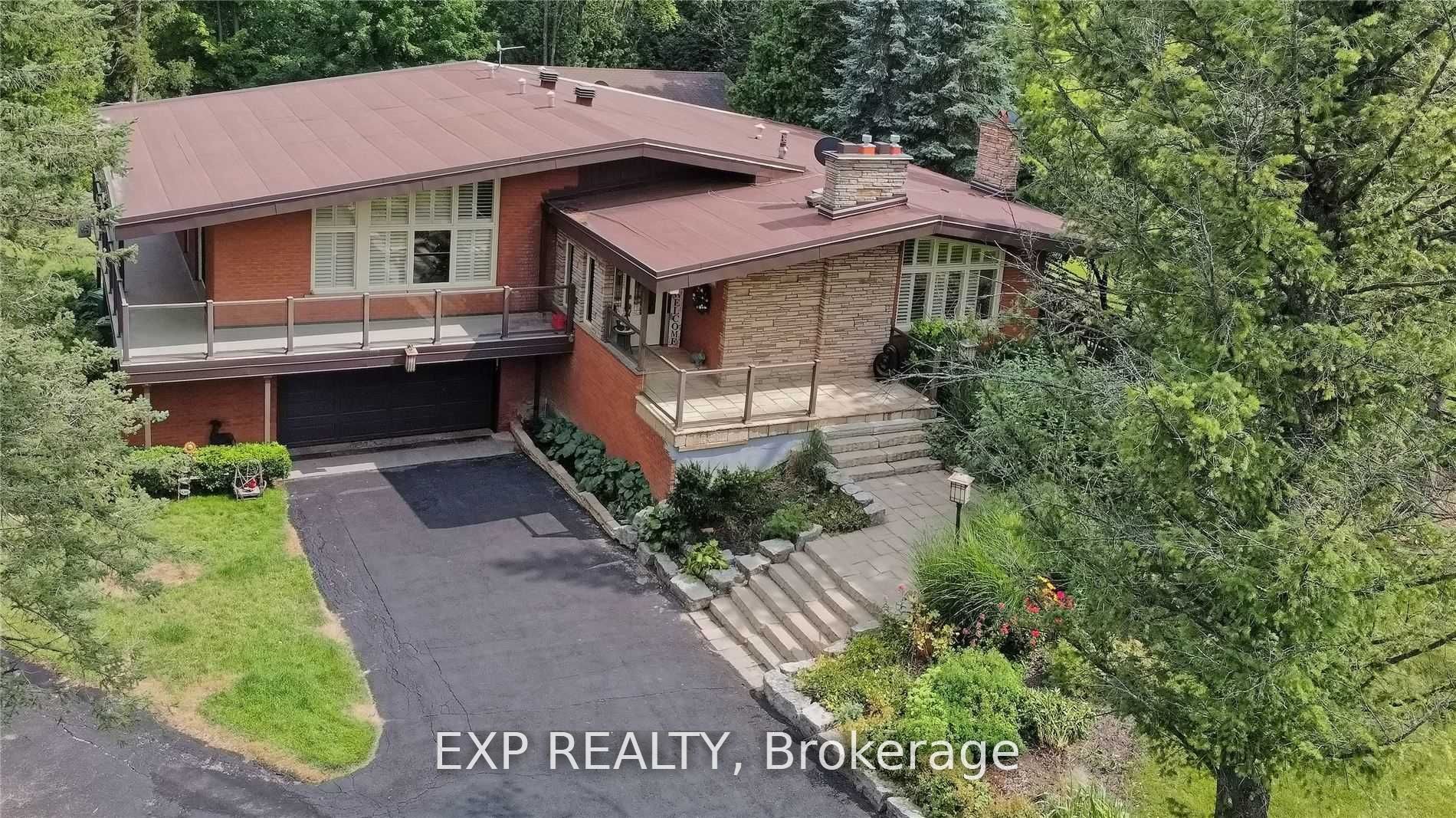 16 Cedar Dr