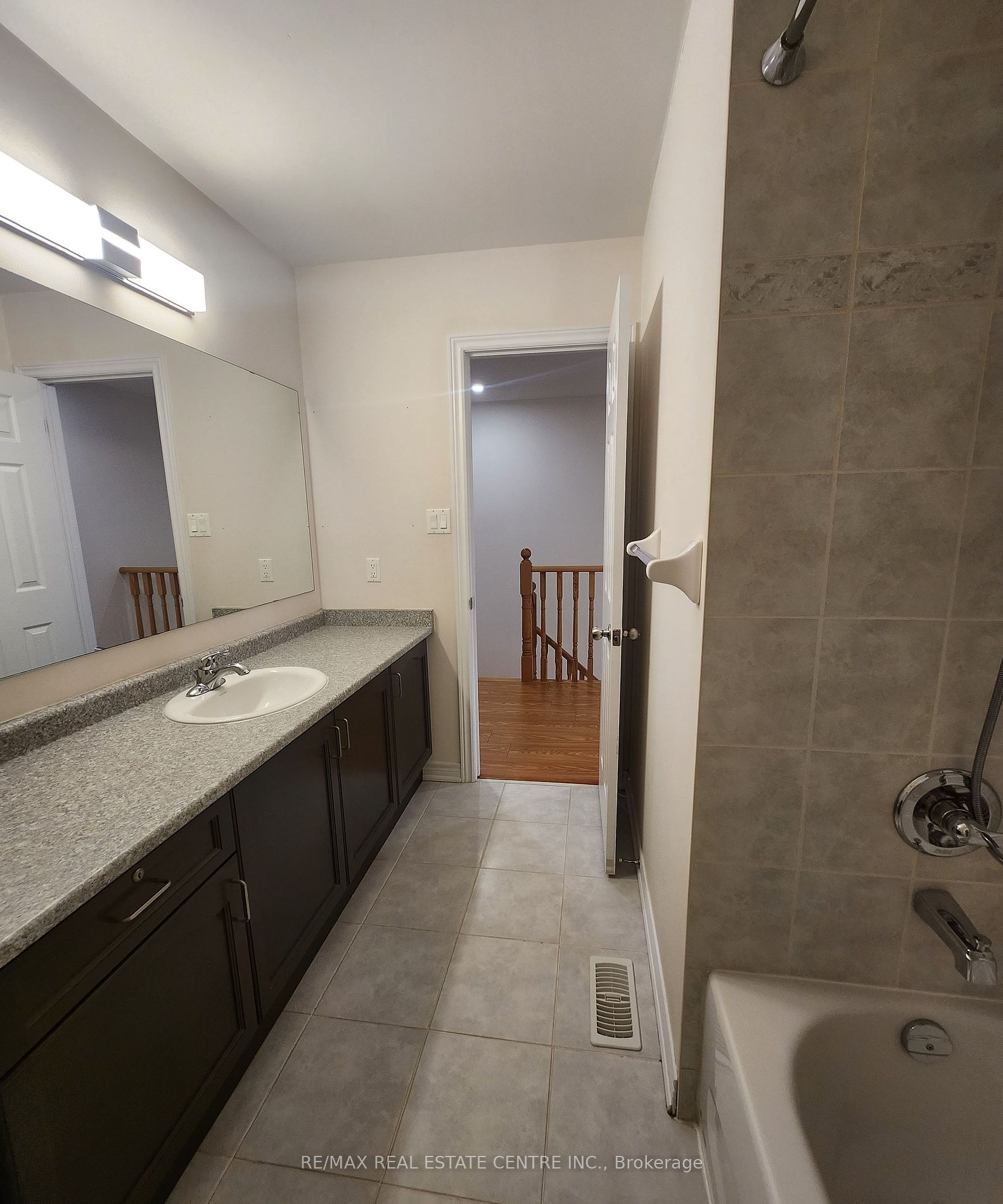 963 Transom Crescent