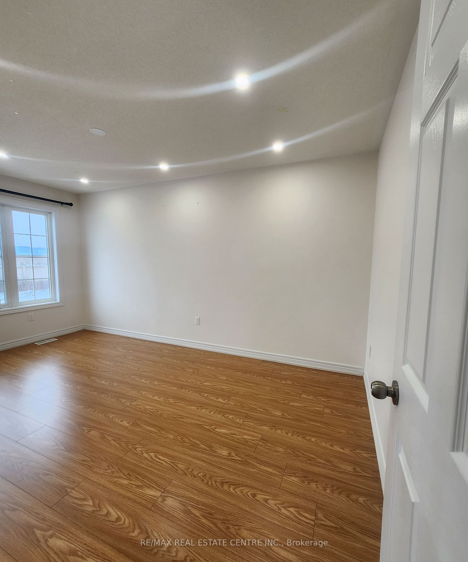 963 Transom Crescent