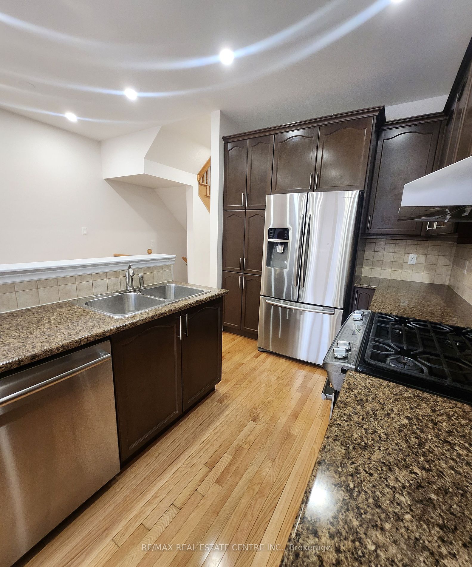 963 Transom Crescent