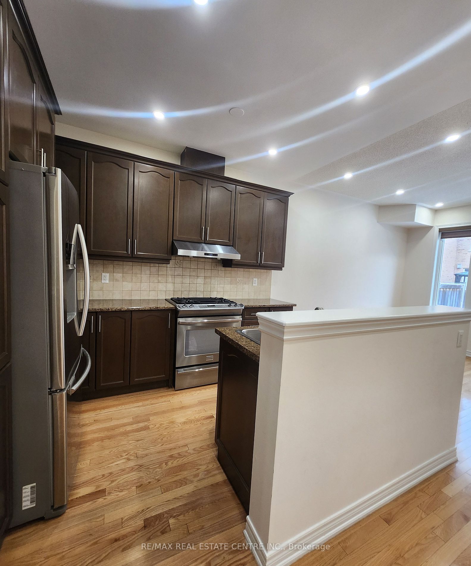 963 Transom Crescent