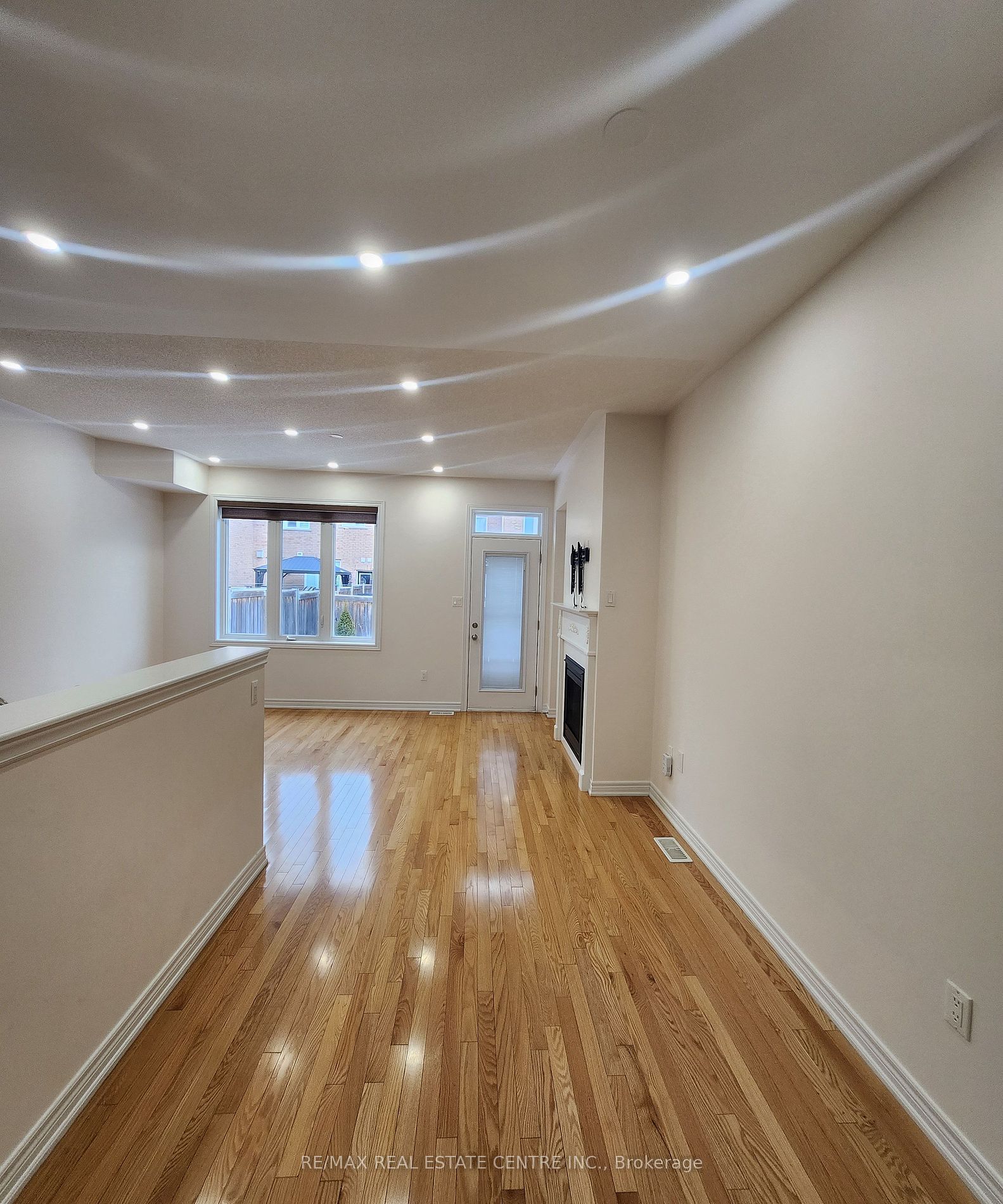 963 Transom Crescent
