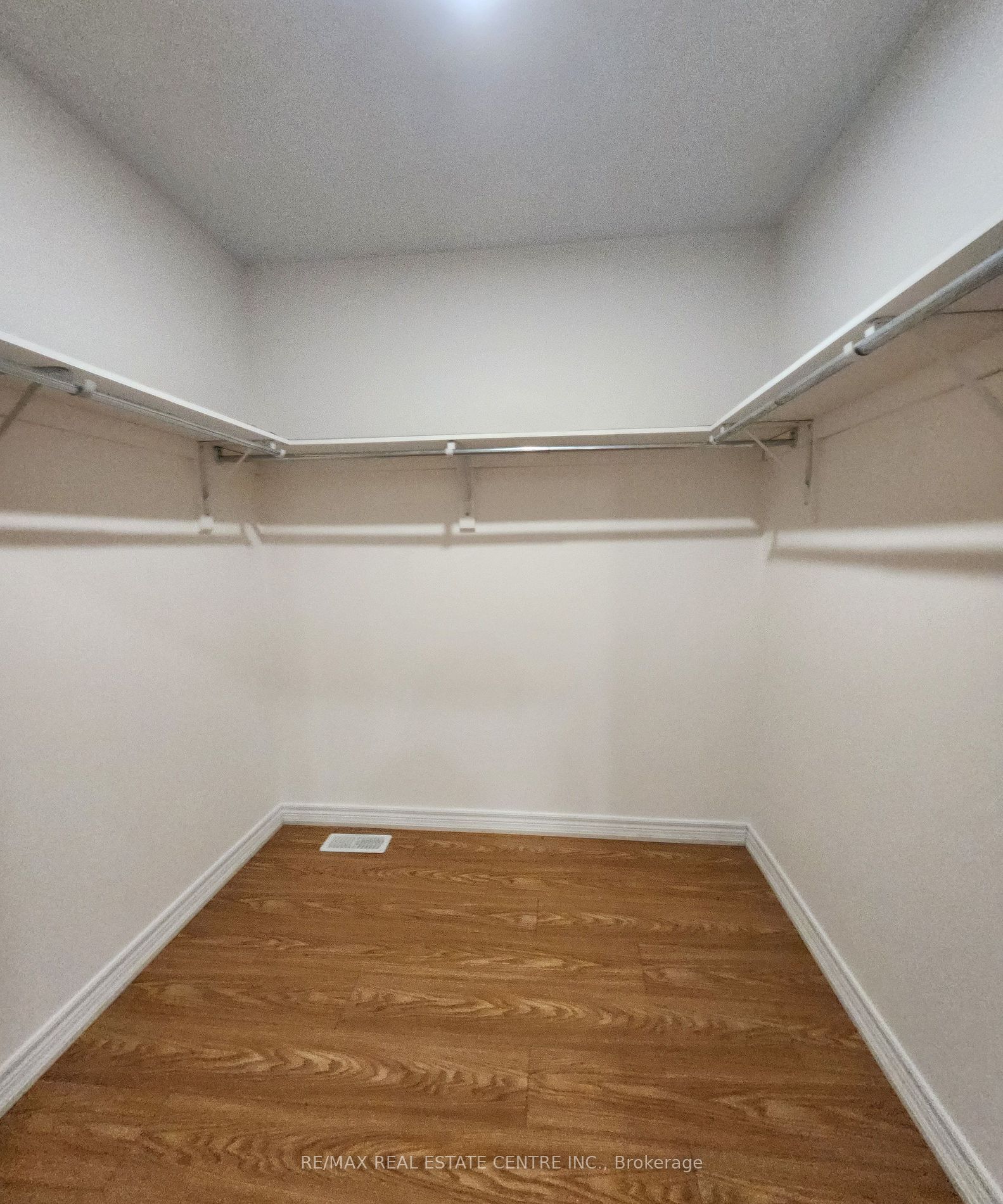 963 Transom Crescent