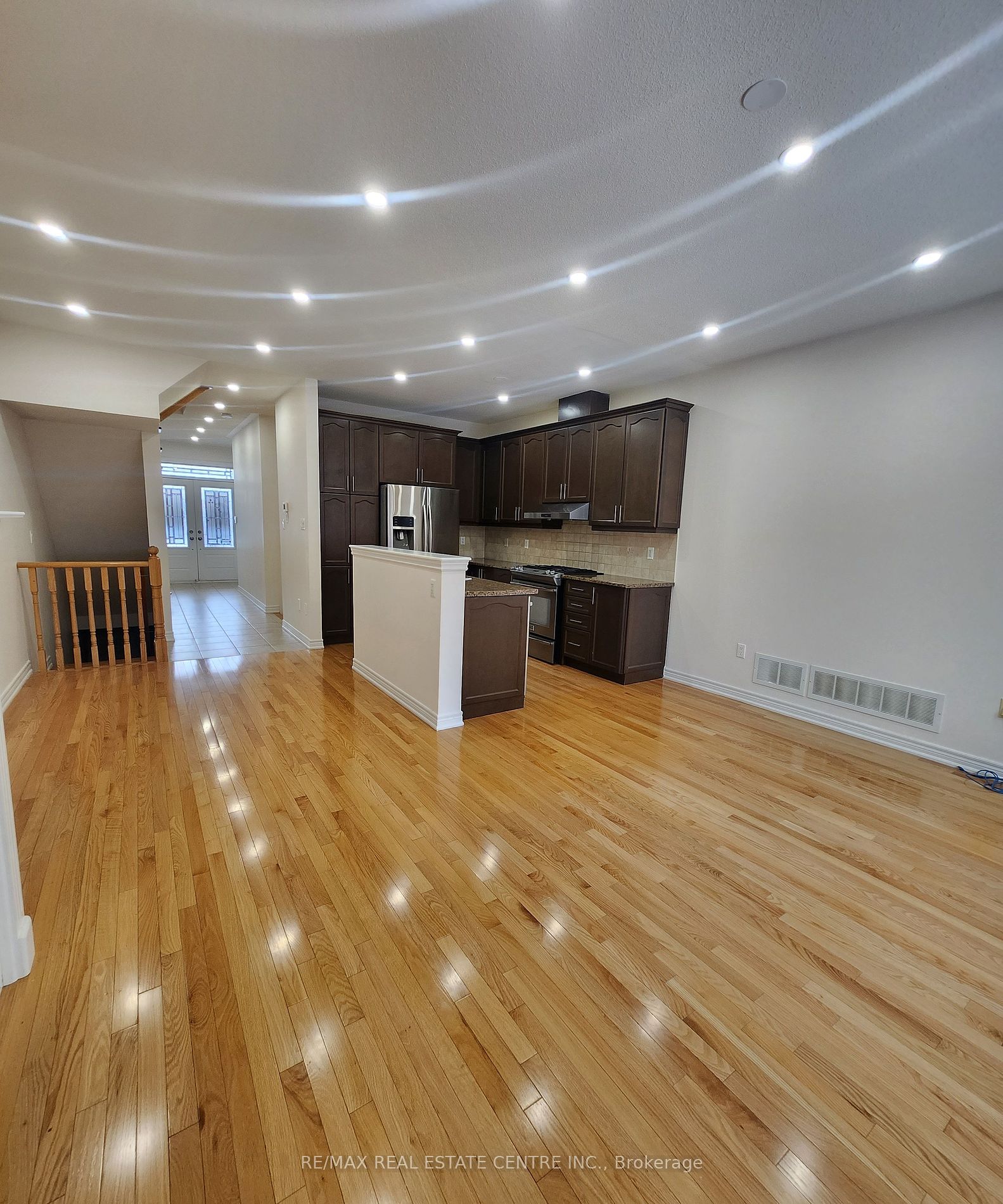 963 Transom Crescent