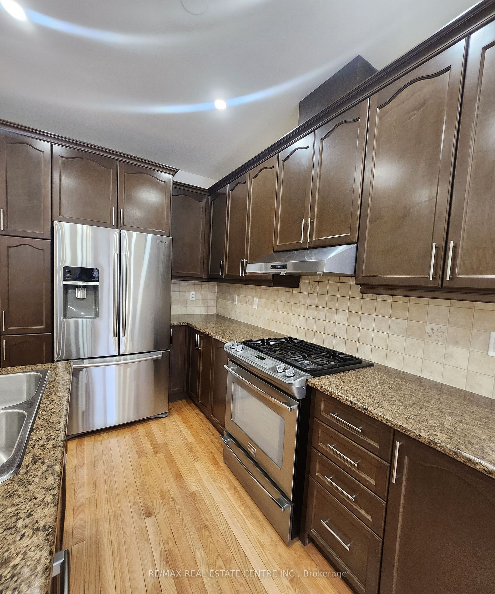 963 Transom Crescent