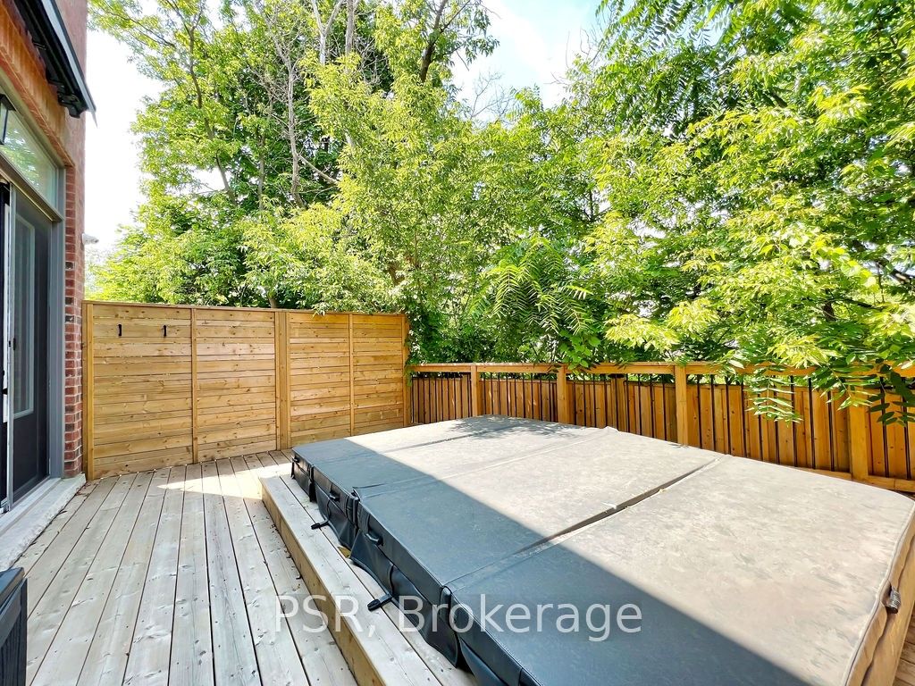 42 Exmoor Dr