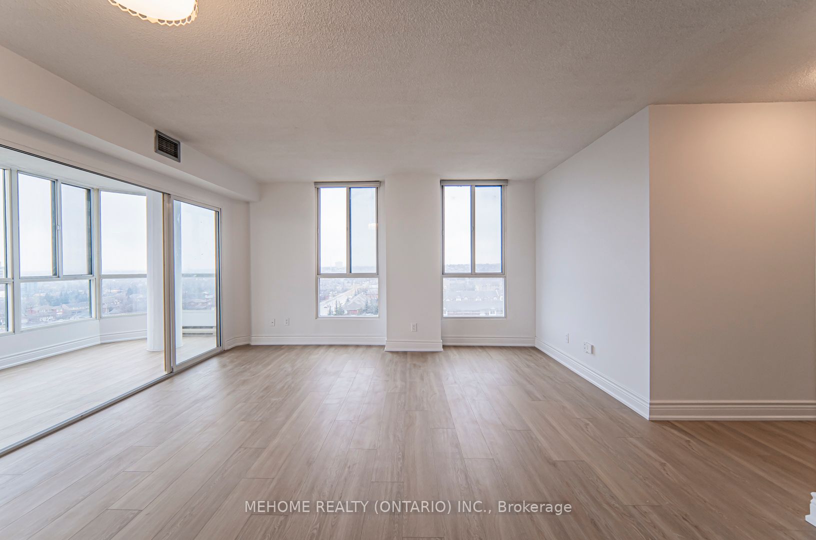 145 Hillcrest Ave, #803