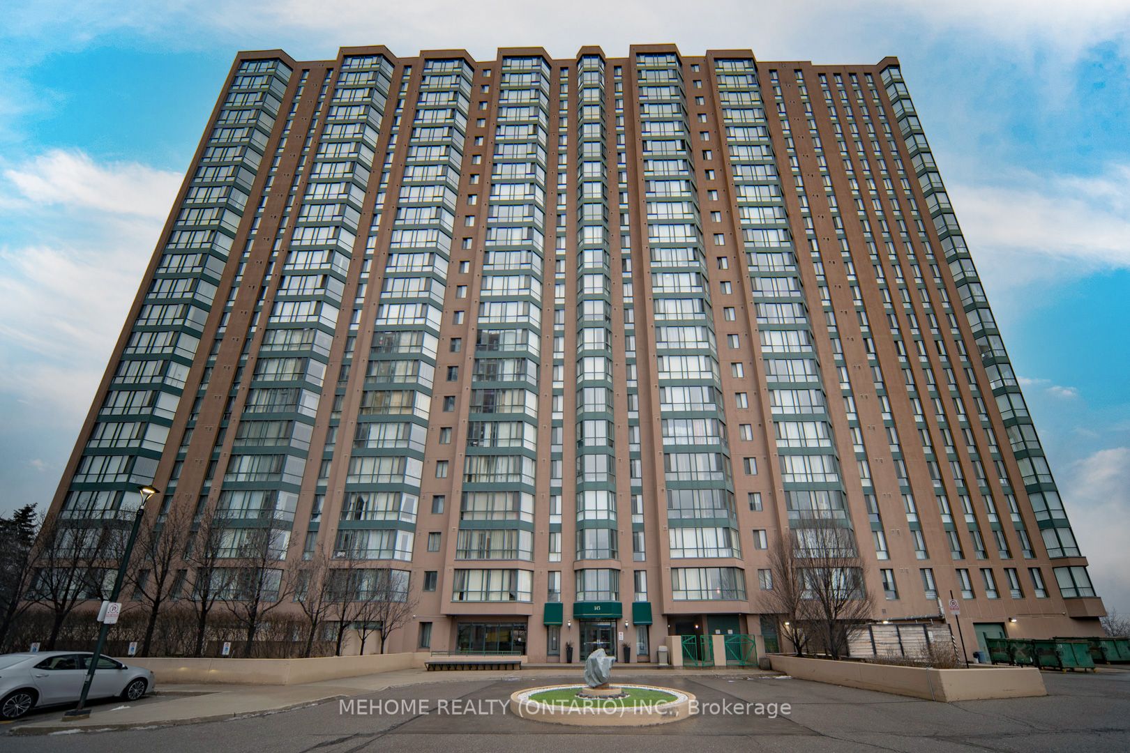 145 Hillcrest Ave, #803
