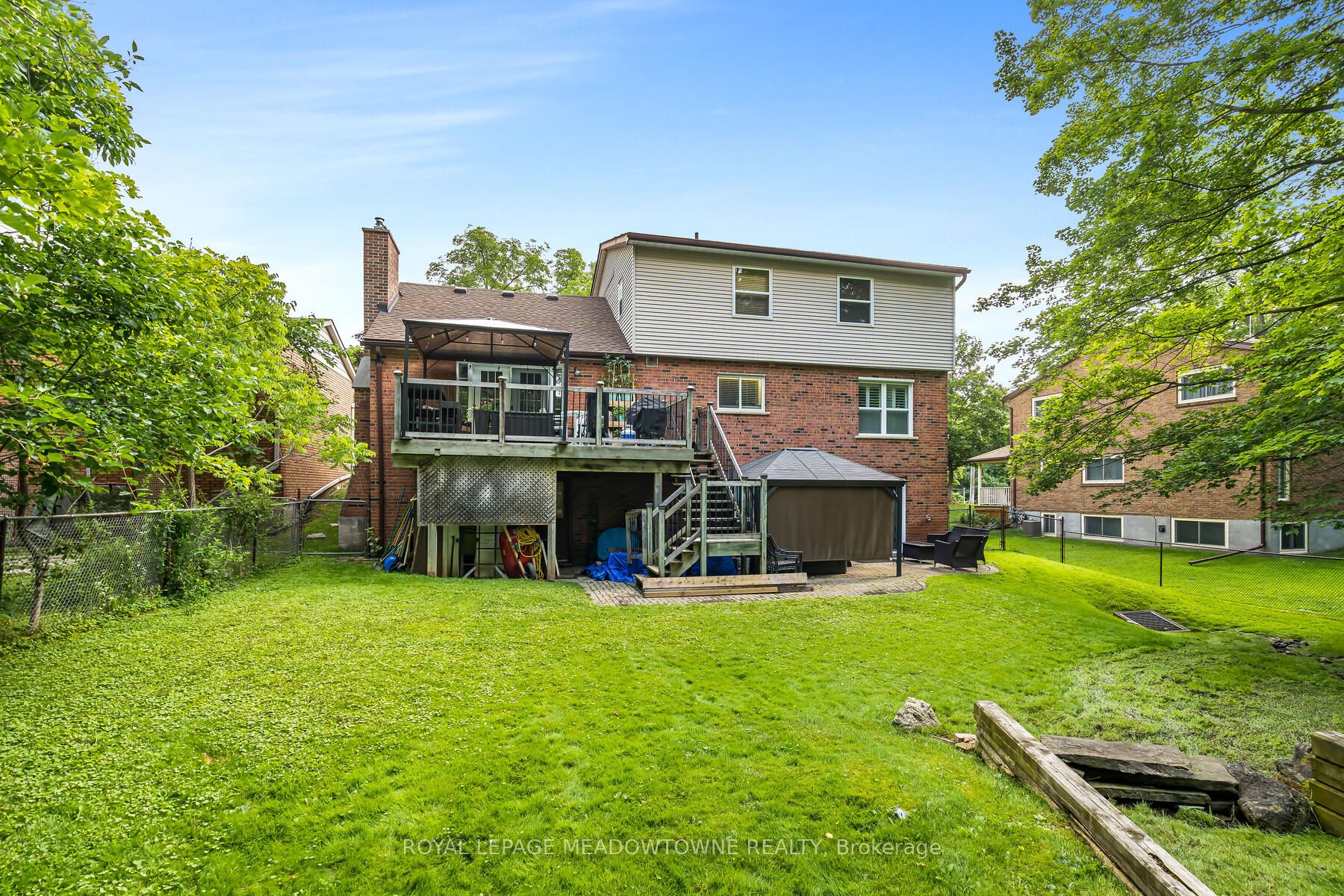 144 Main St S