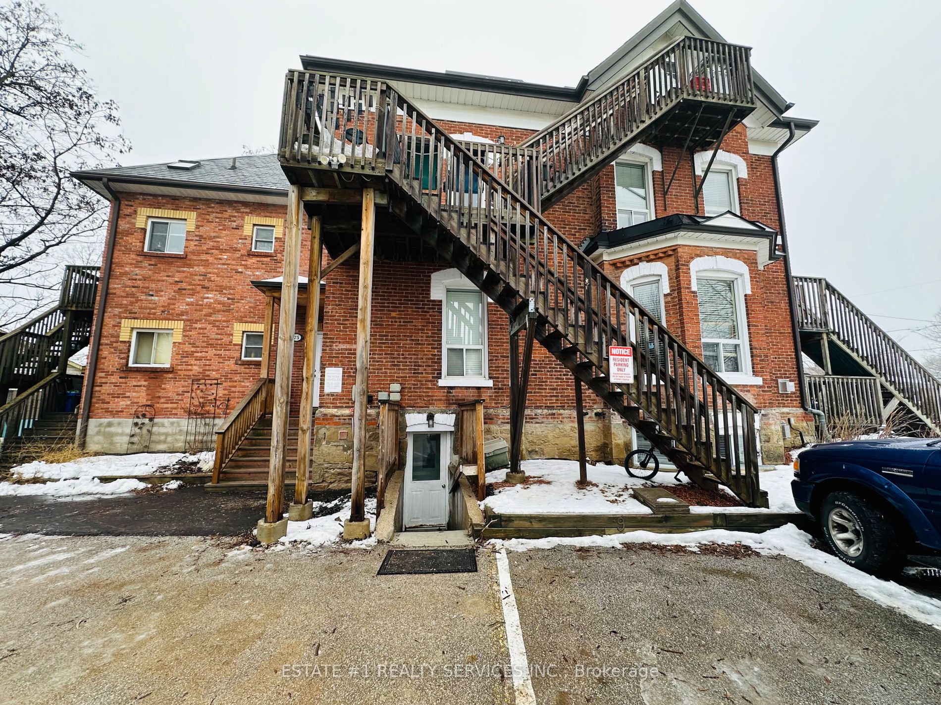 75 Mcintyre Cres, #9
