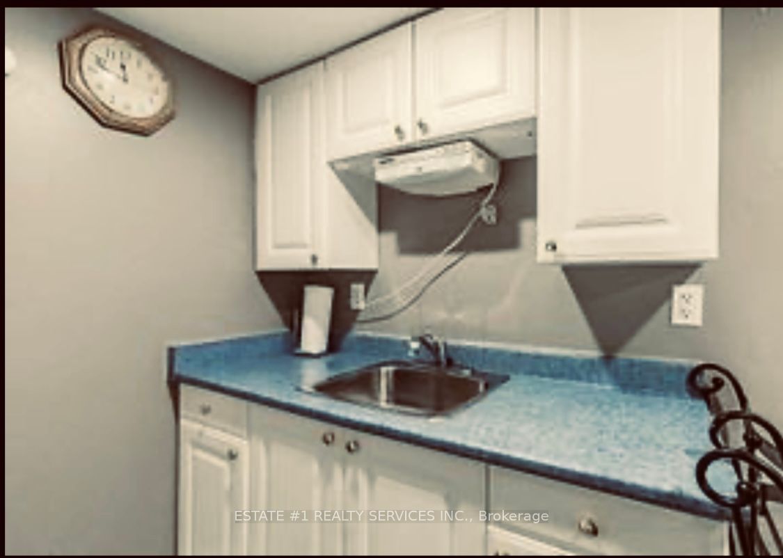 75 Mcintyre Cres, #9