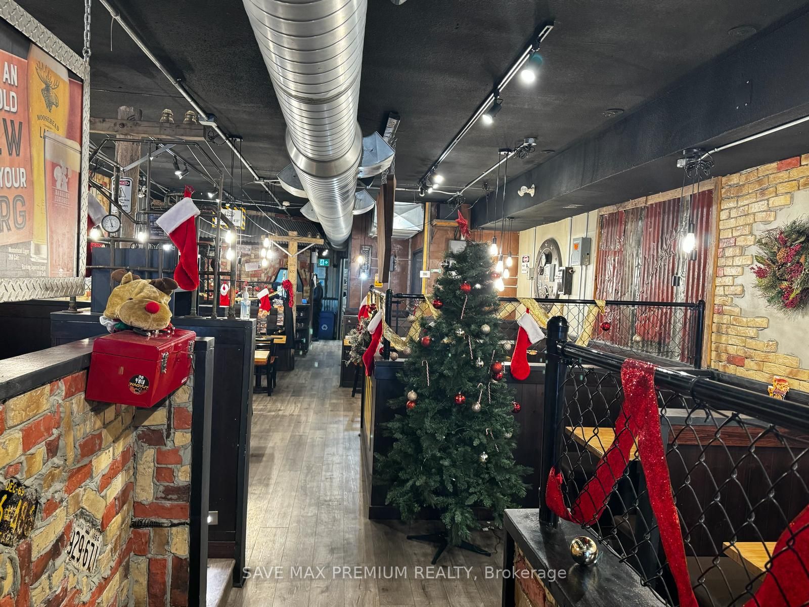 104 Lakeshore Rd E